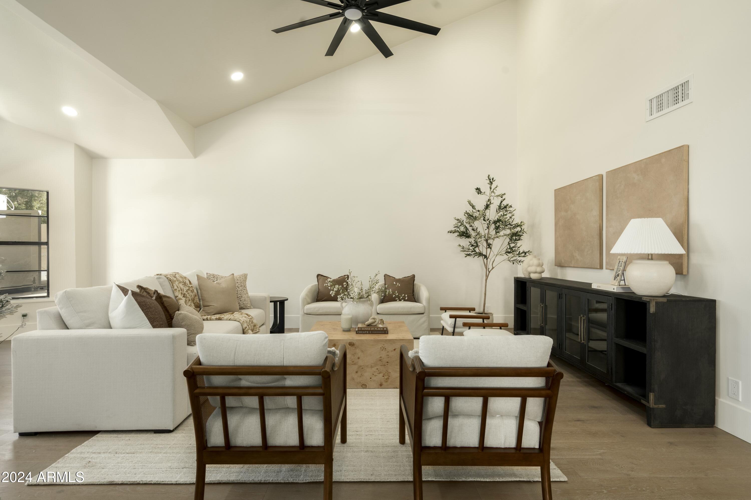 9862 E SAN SALVADOR Drive