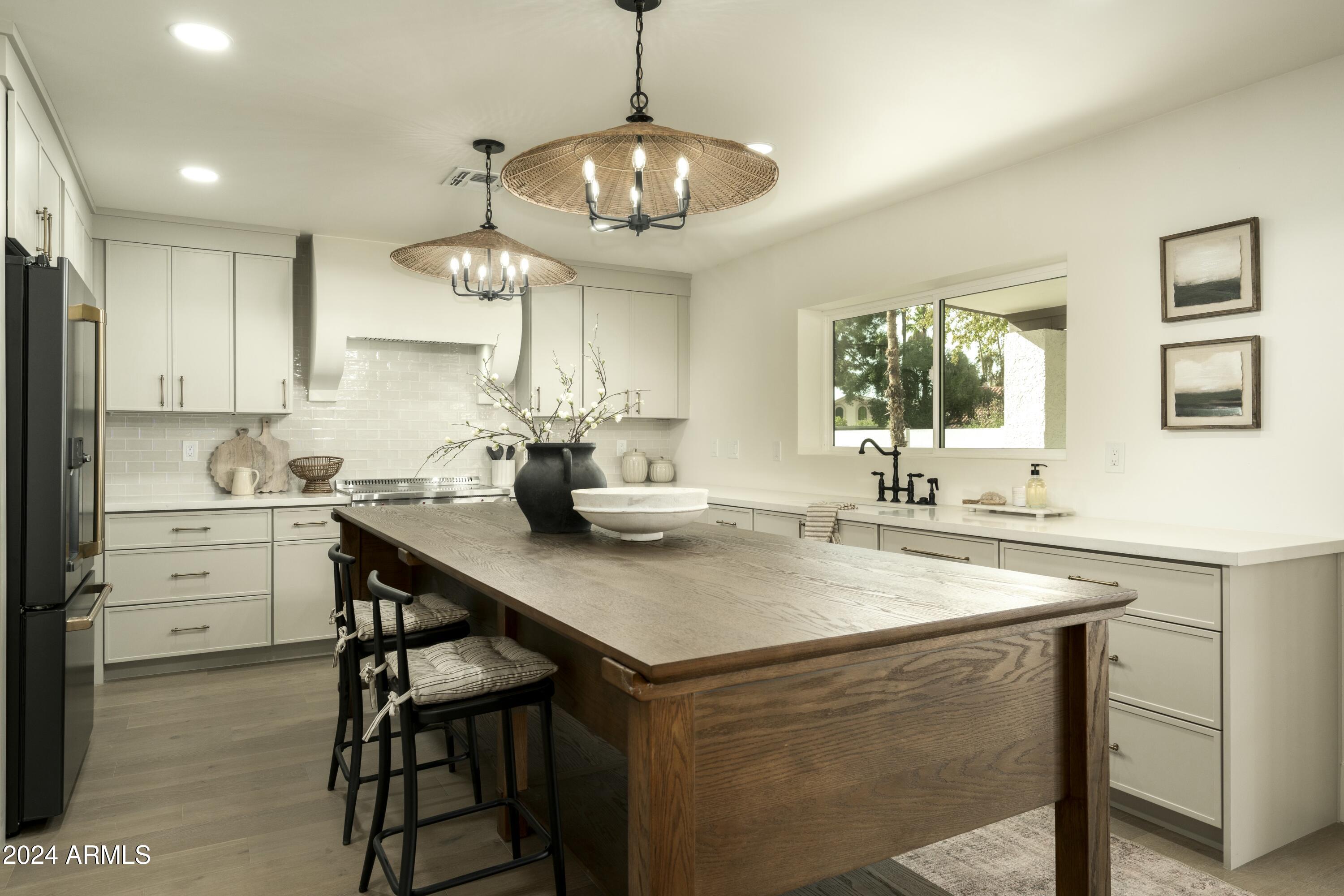 9862 E SAN SALVADOR Drive