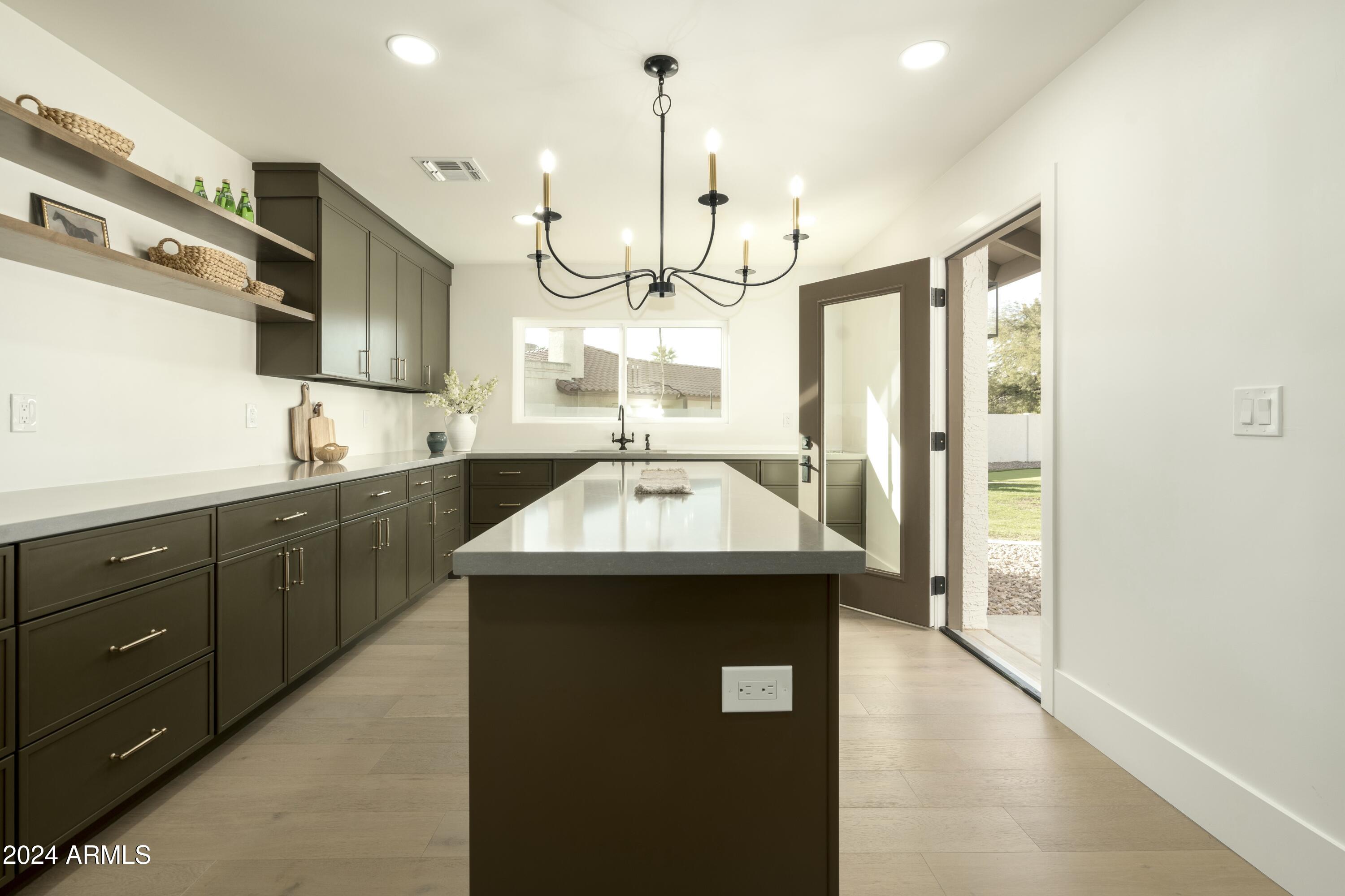 9862 E SAN SALVADOR Drive