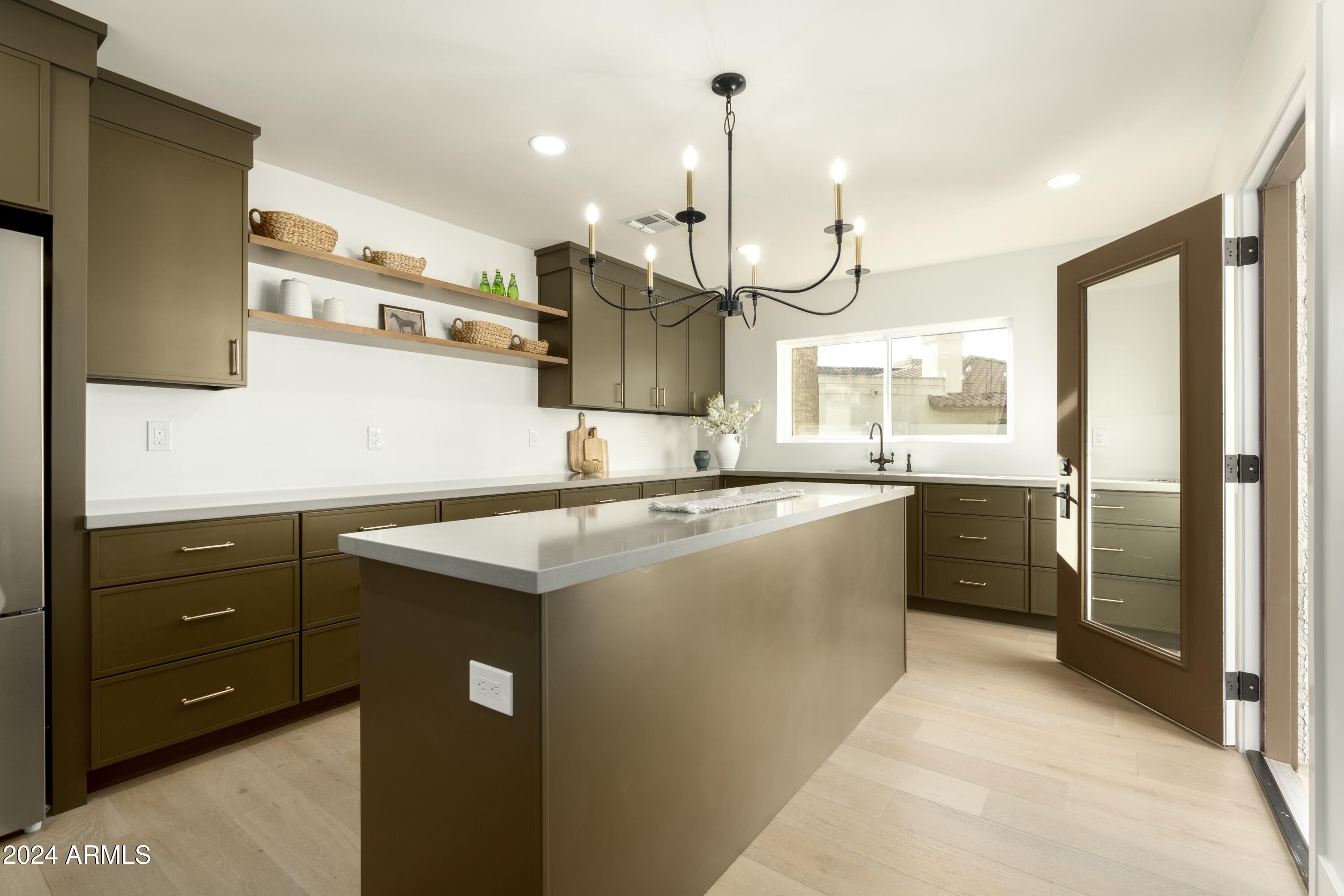 9862 E SAN SALVADOR Drive