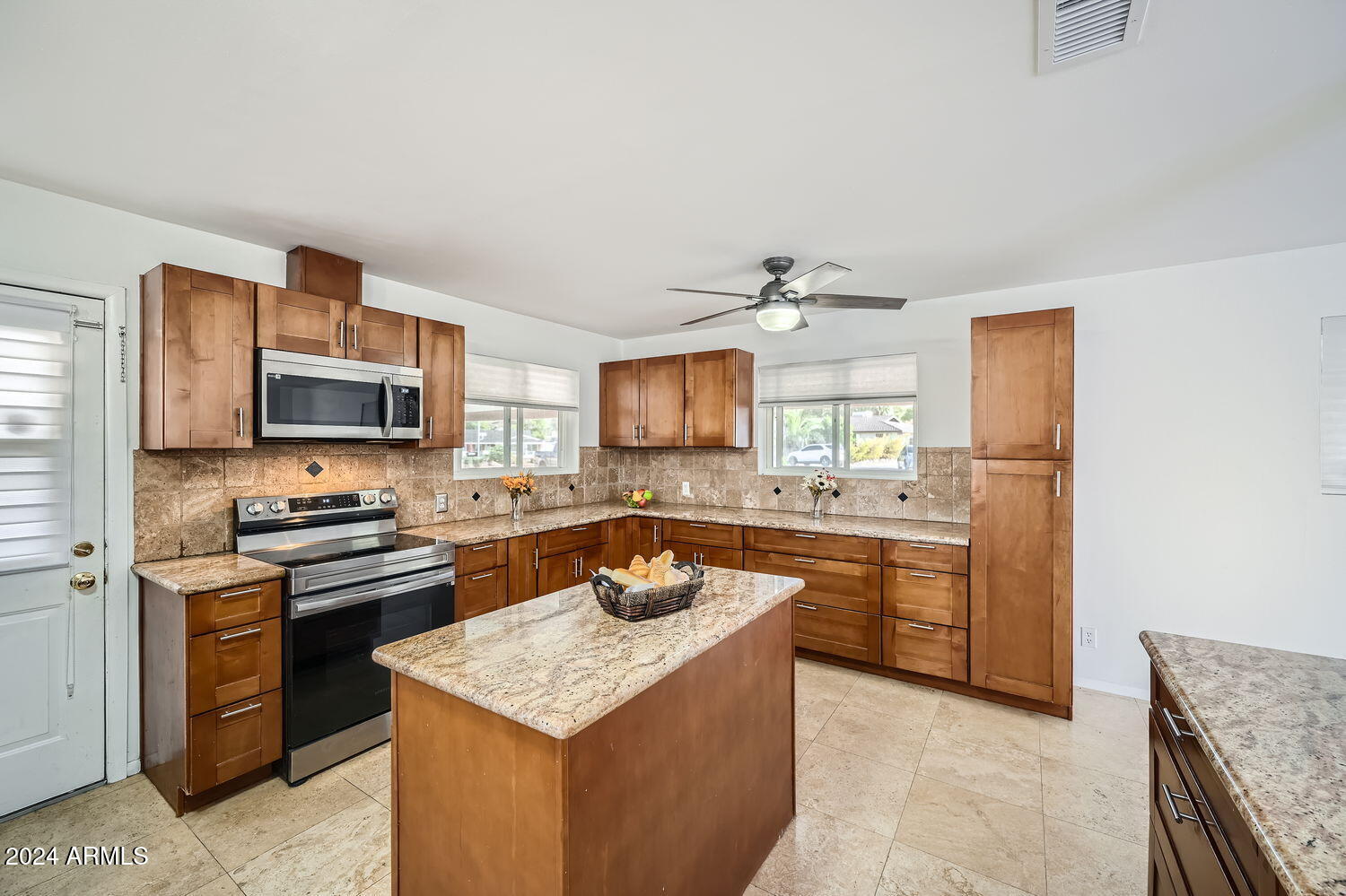 3402 E Carol Circle