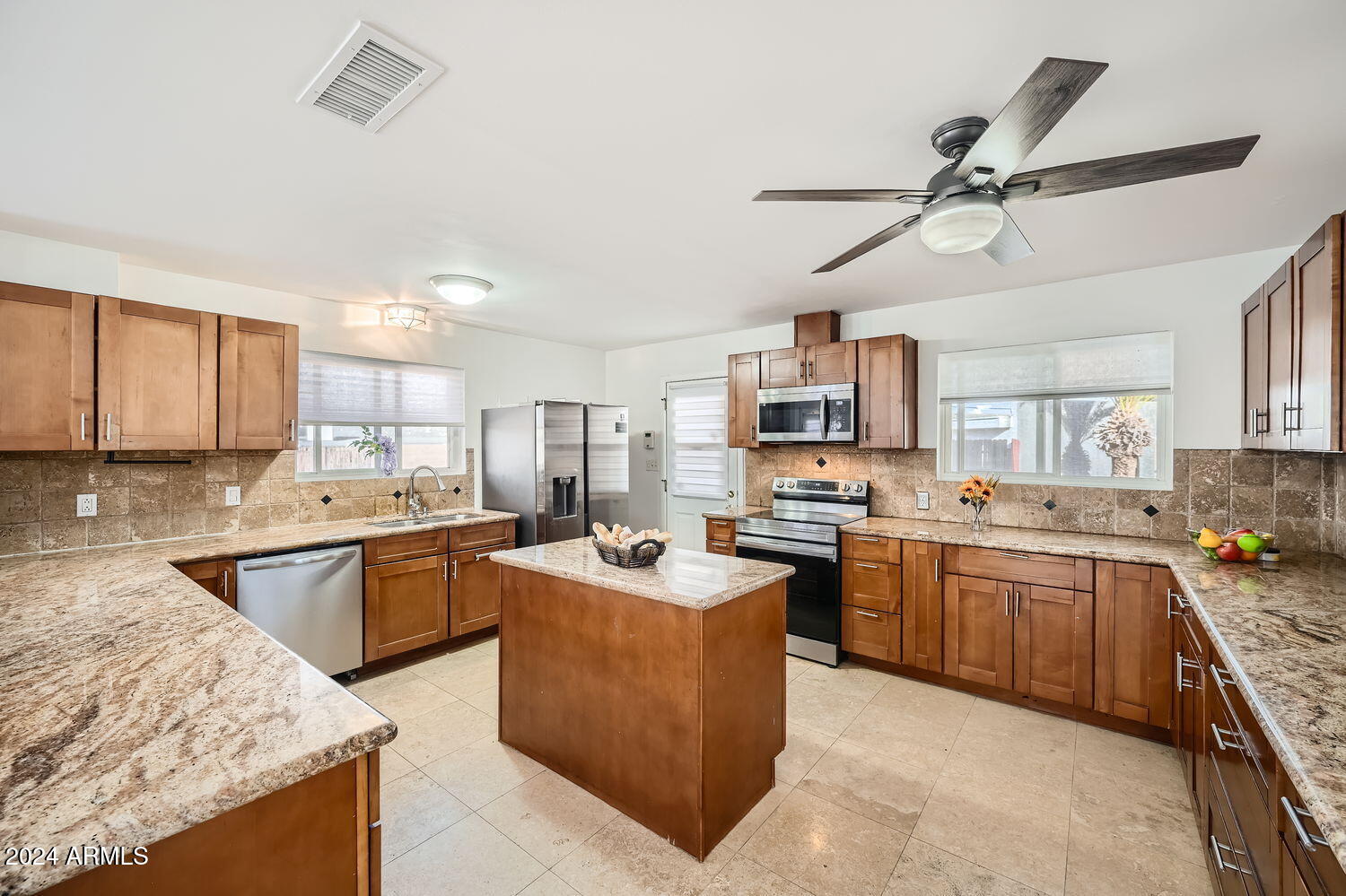 3402 E Carol Circle