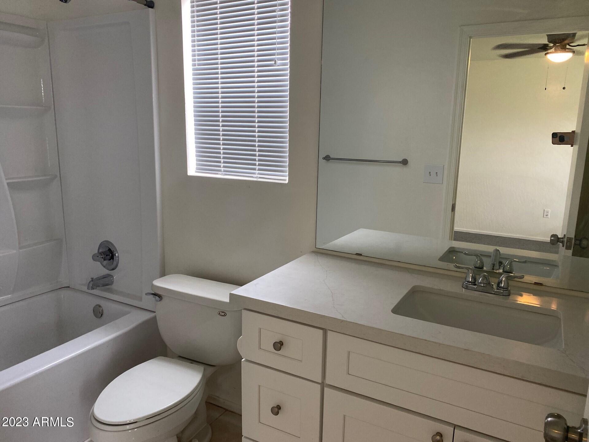 861 E GLENMERE Drive