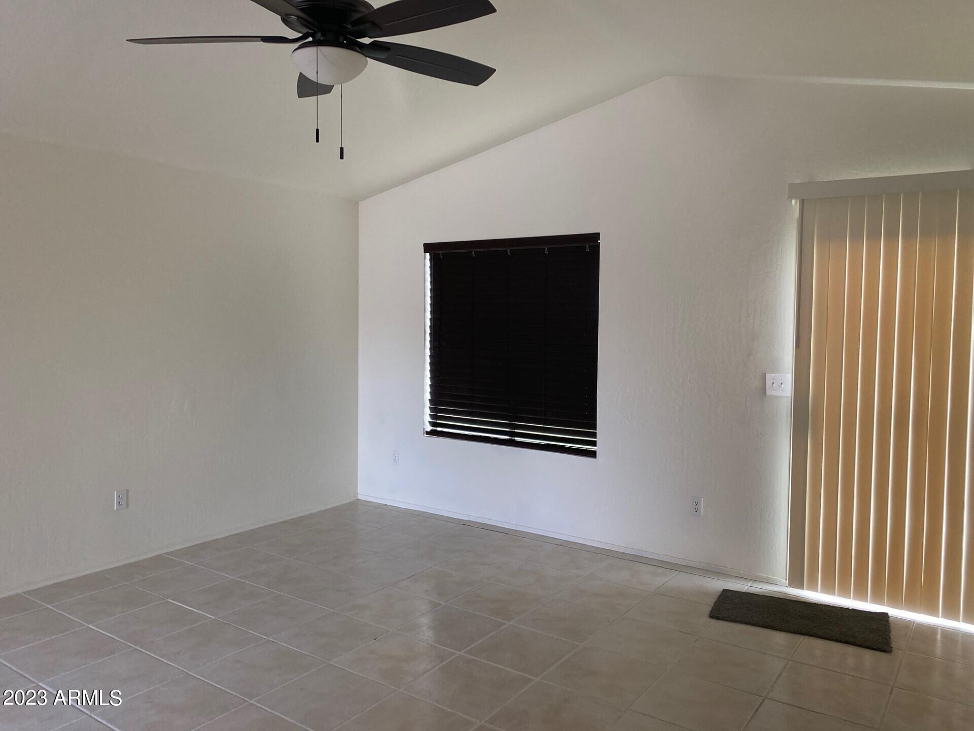 861 E GLENMERE Drive