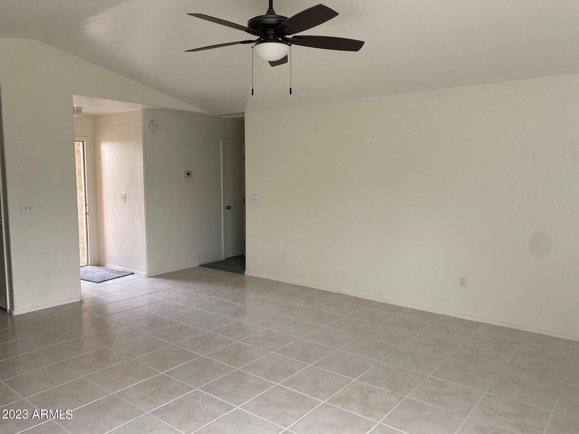 861 E GLENMERE Drive