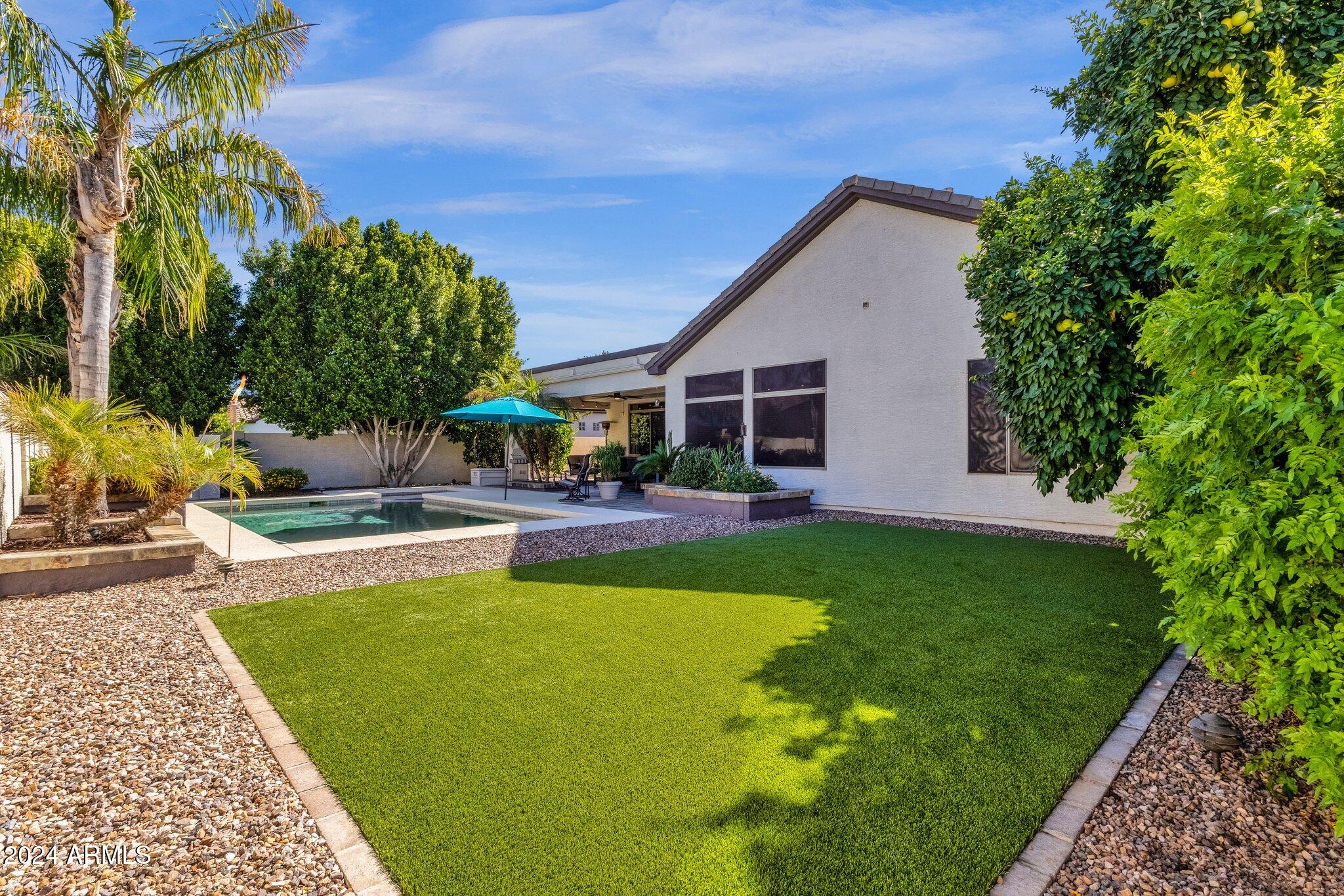 2374 W WEATHERBY Way