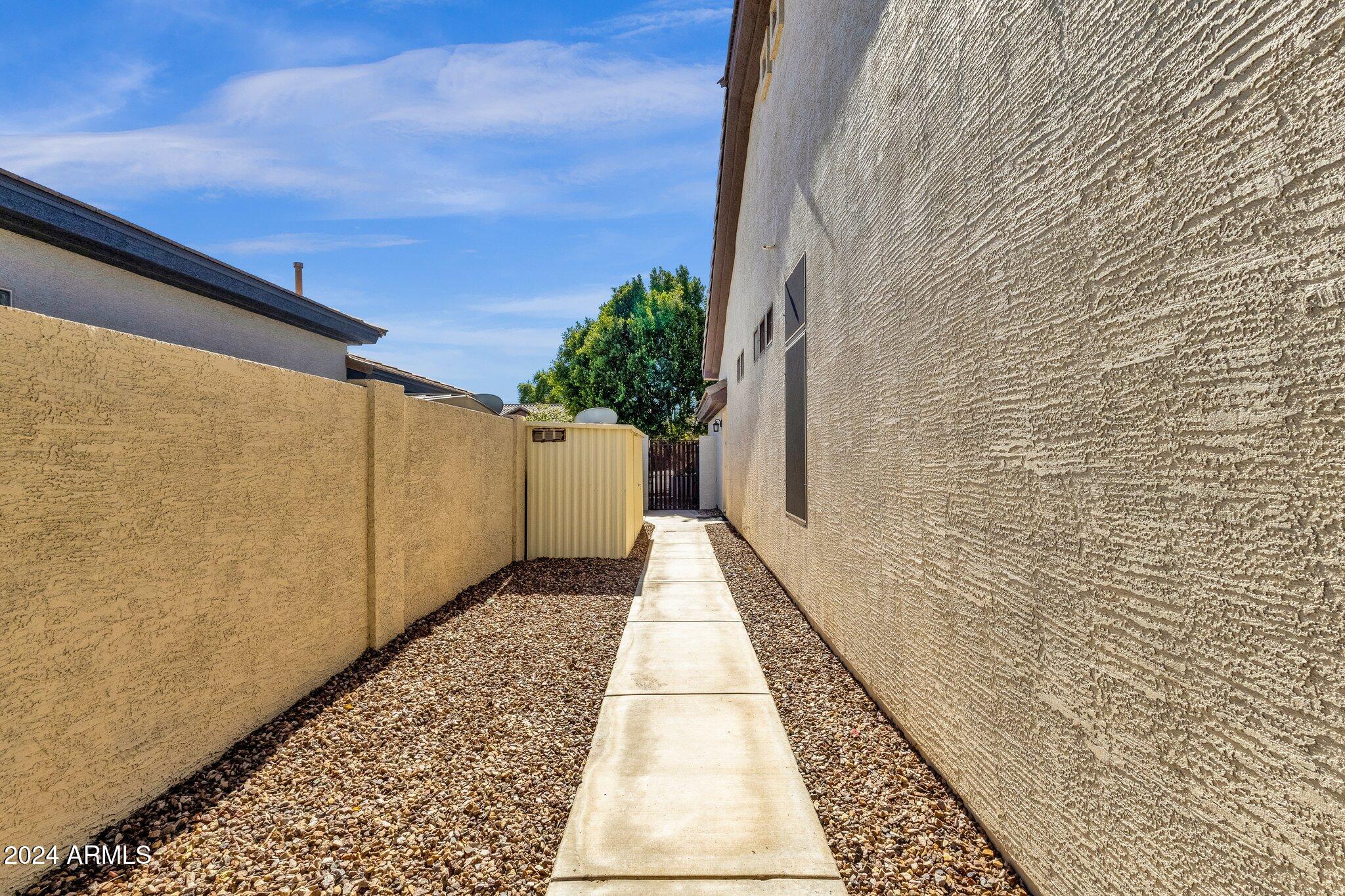 2374 W WEATHERBY Way