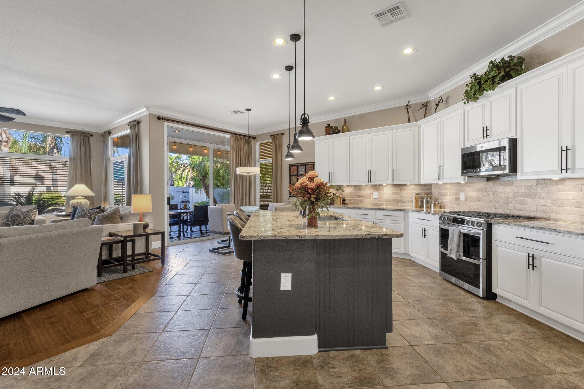 2374 W WEATHERBY Way