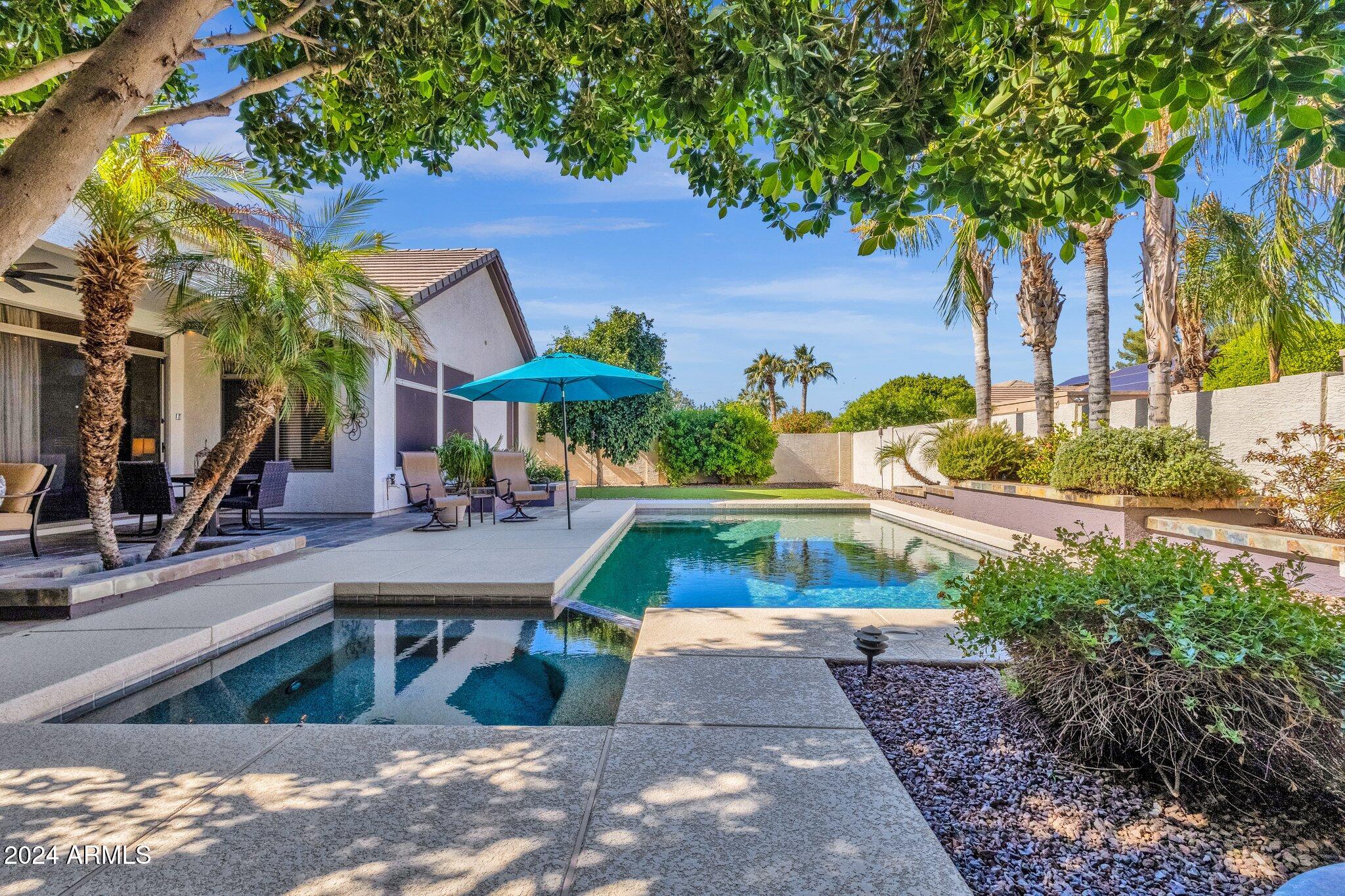 2374 W WEATHERBY Way