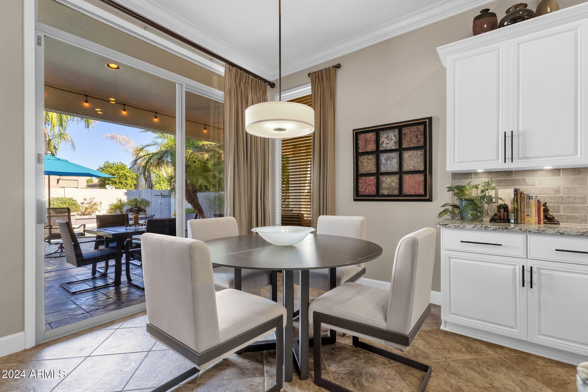 2374 W WEATHERBY Way