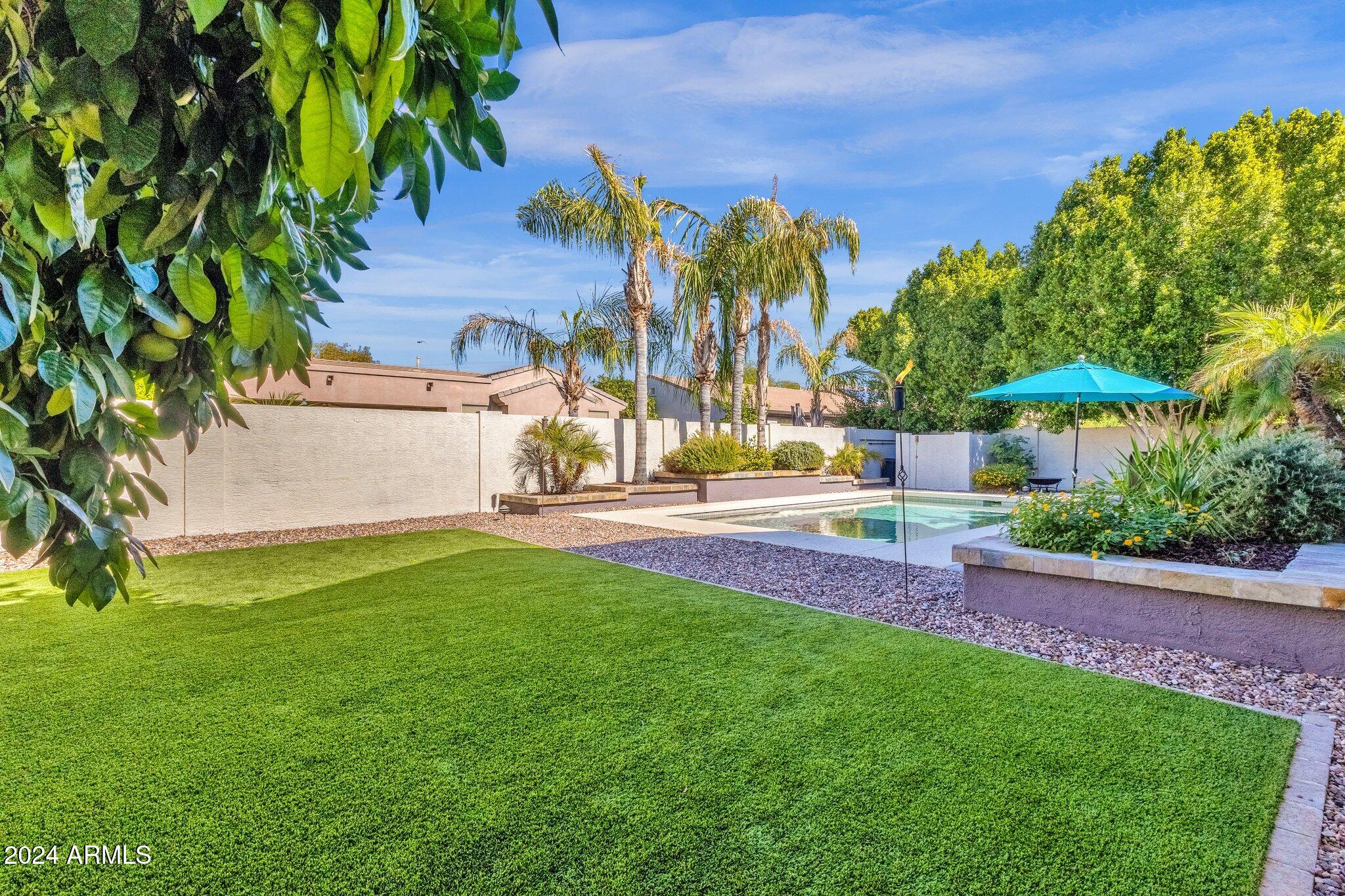 2374 W WEATHERBY Way