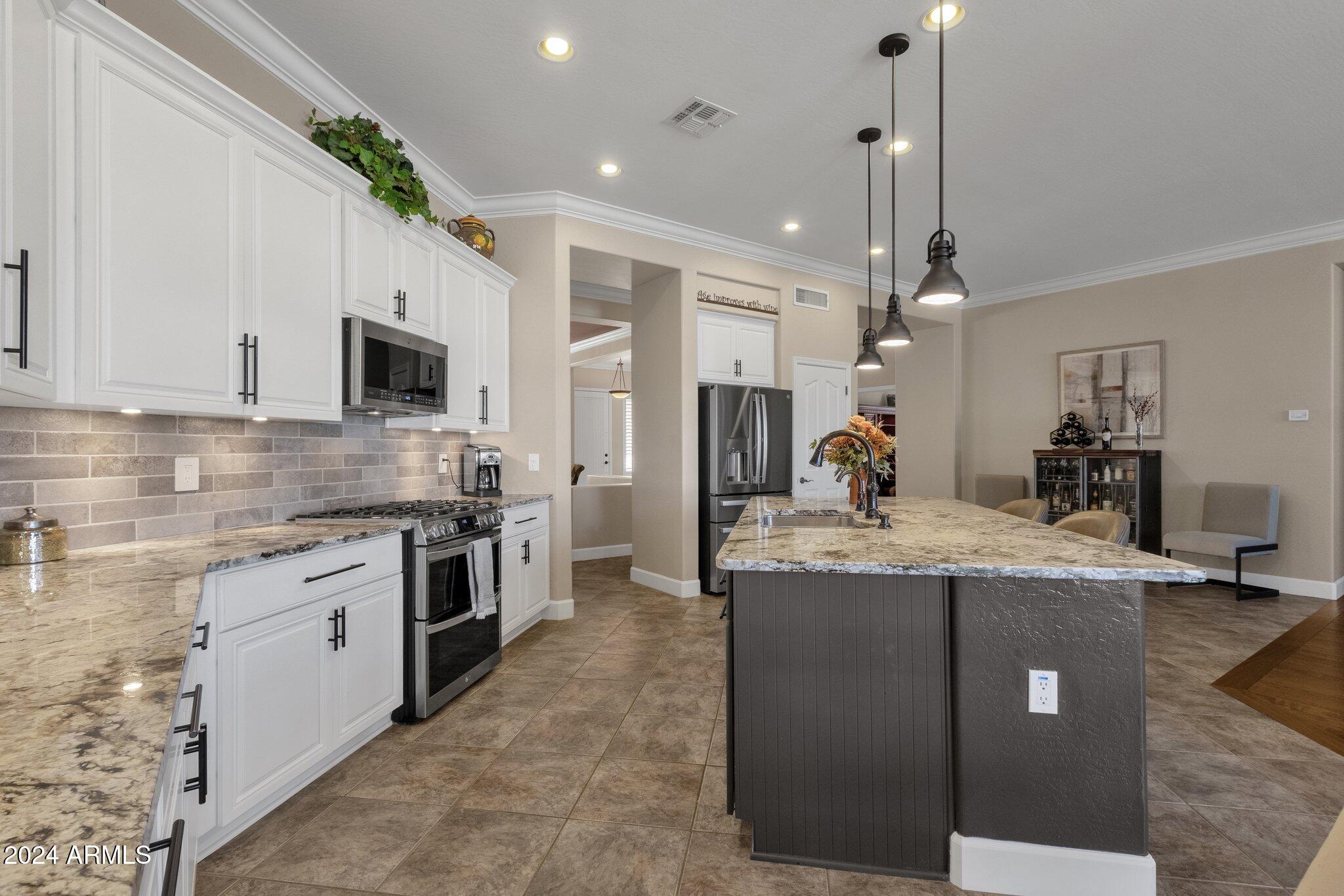 2374 W WEATHERBY Way