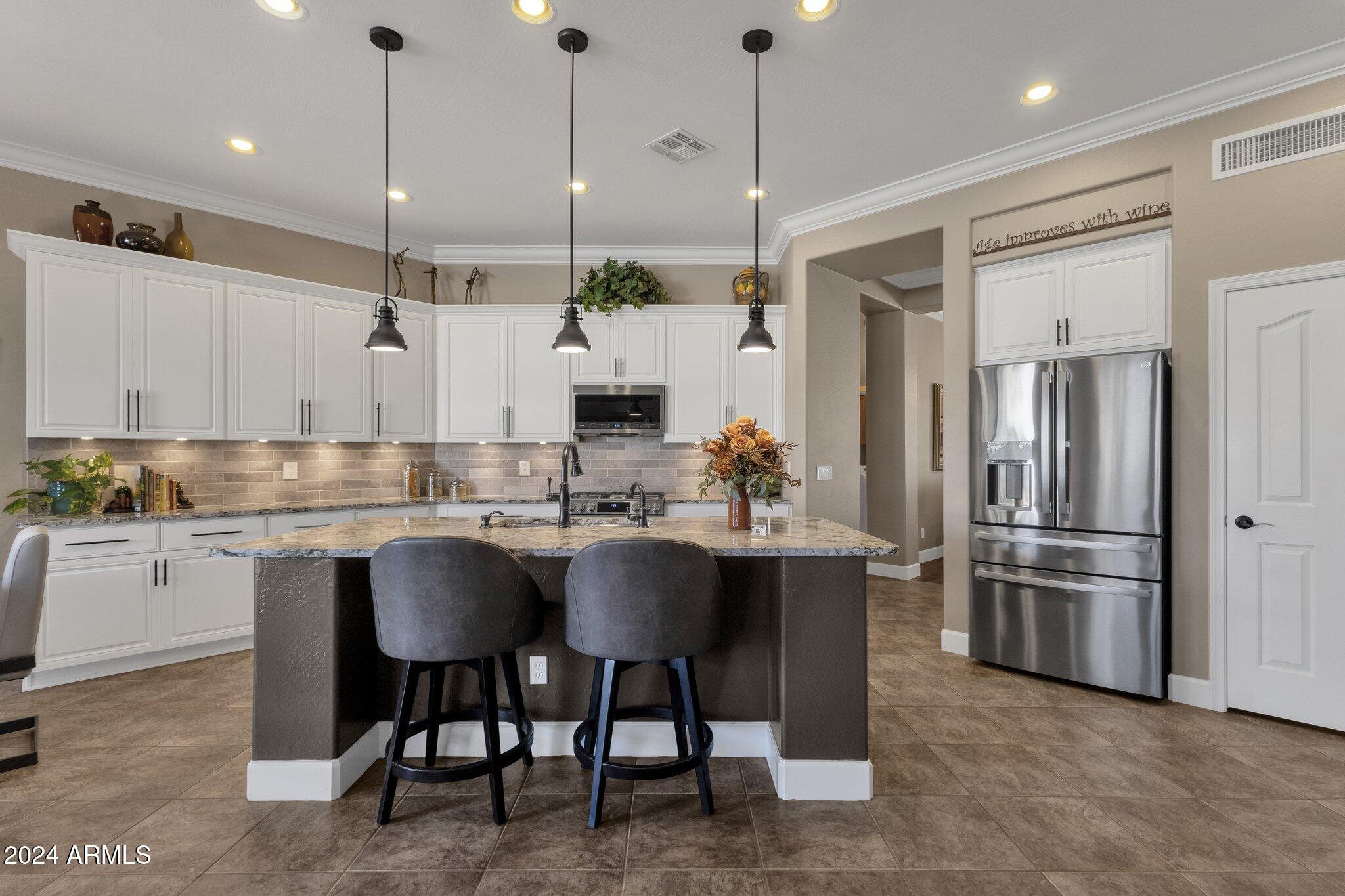 2374 W WEATHERBY Way