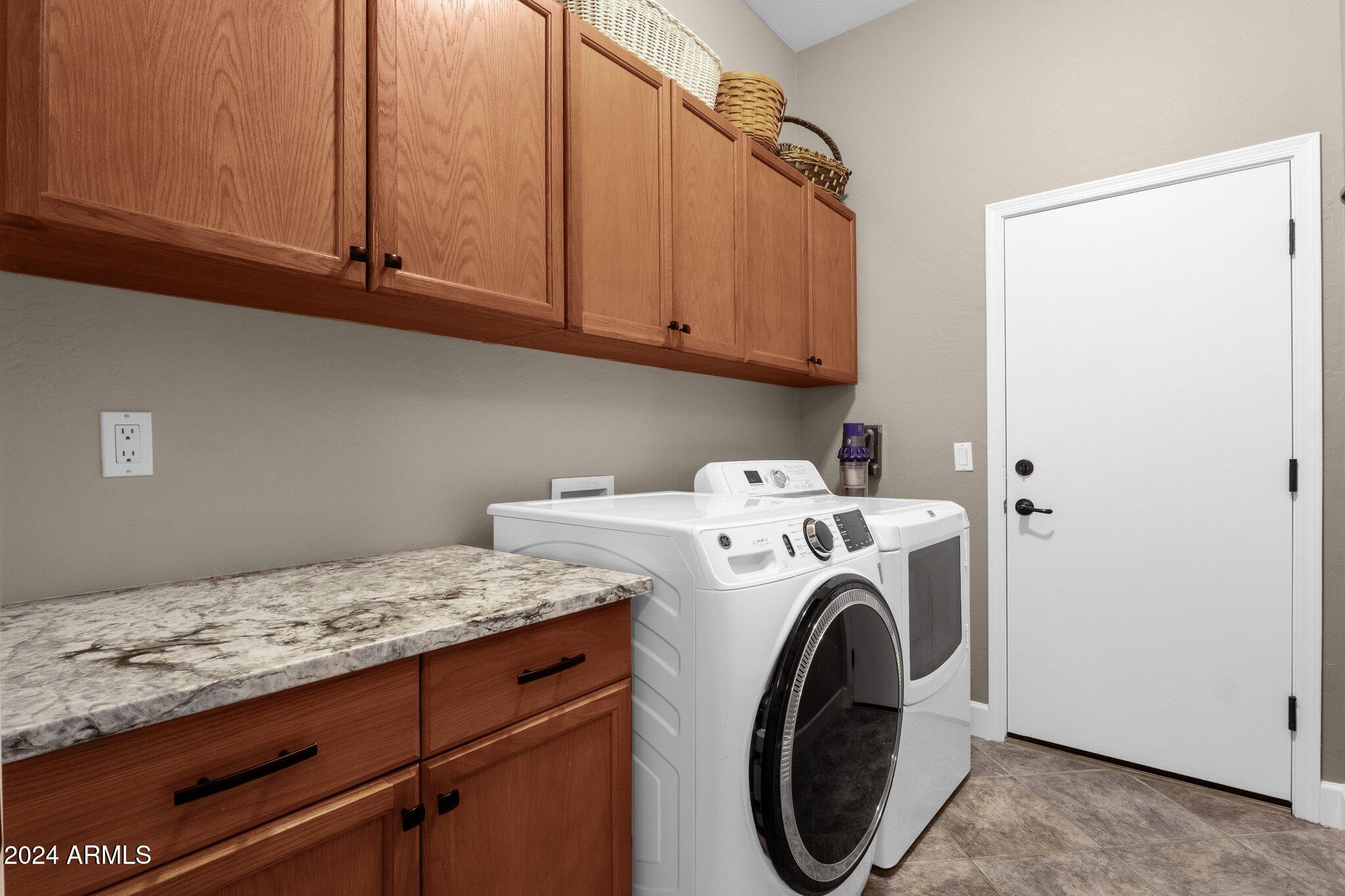 2374 W WEATHERBY Way