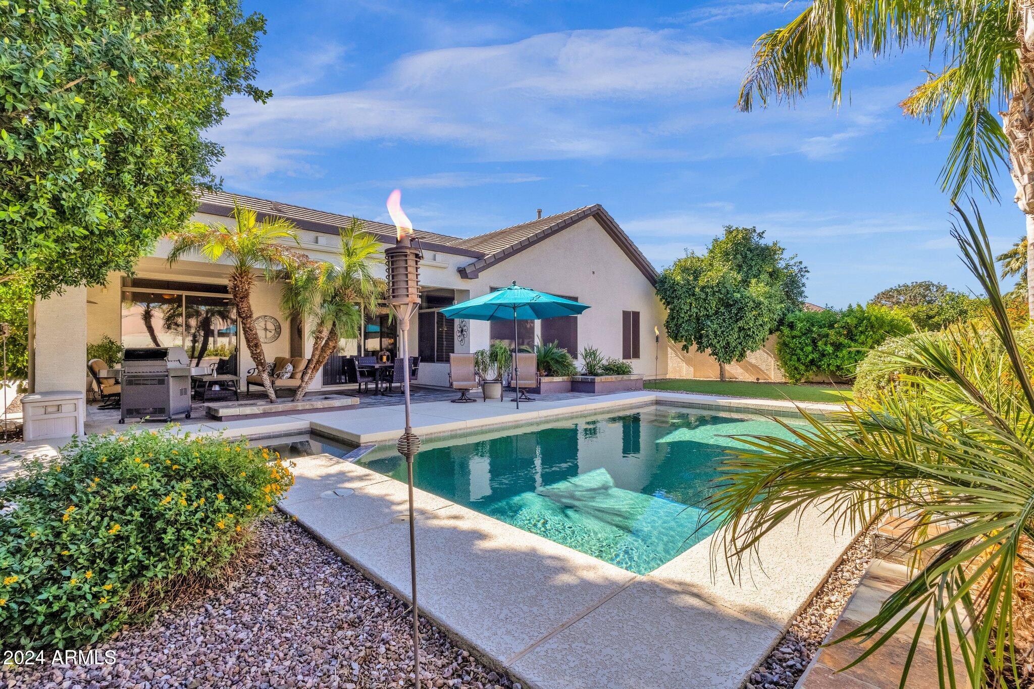 2374 W WEATHERBY Way