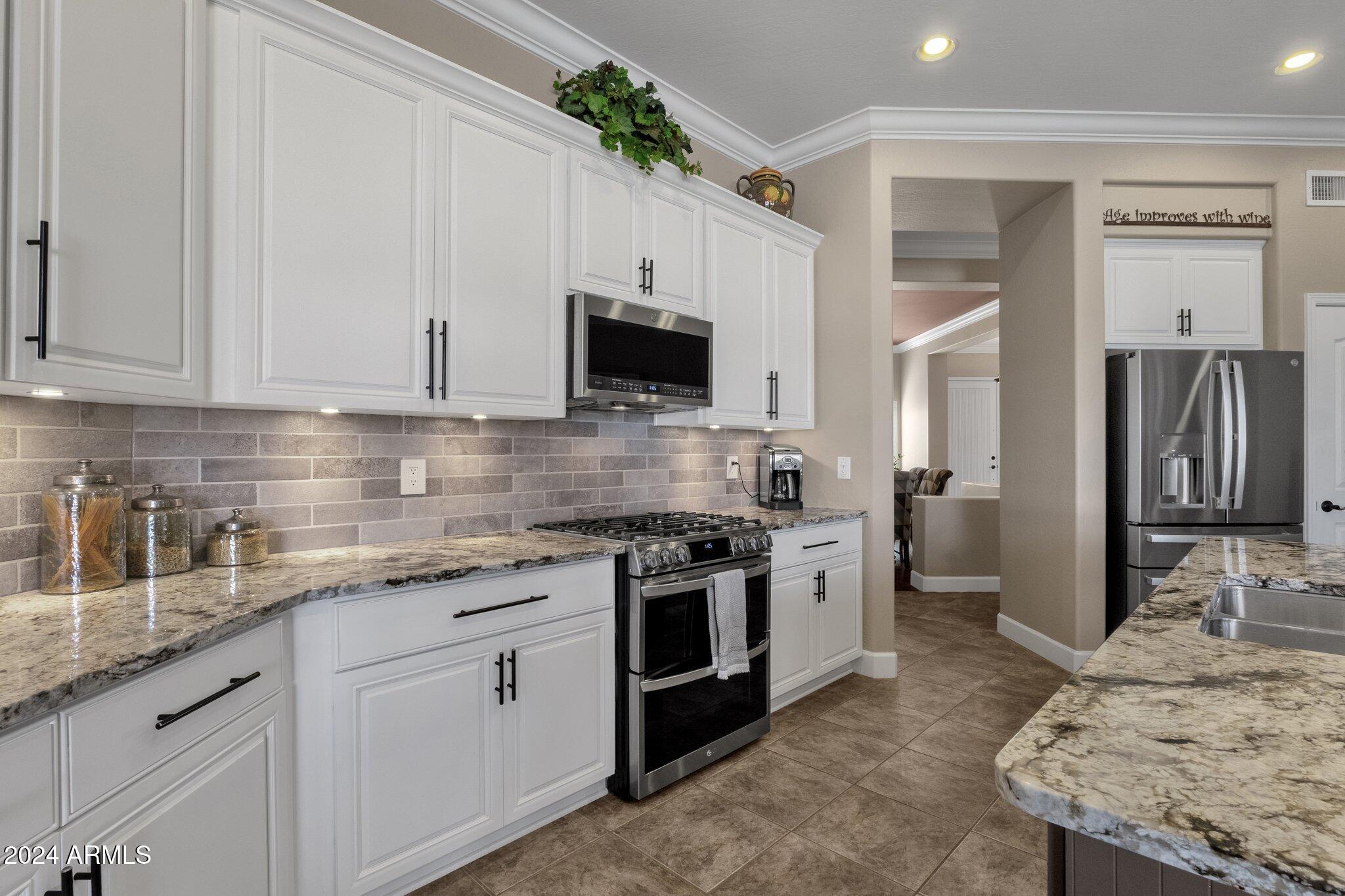 2374 W WEATHERBY Way