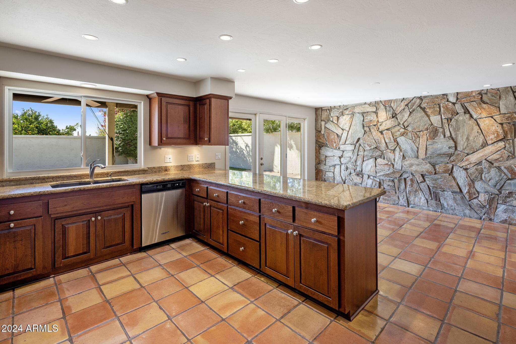 8401 E VISTA DEL LAGO