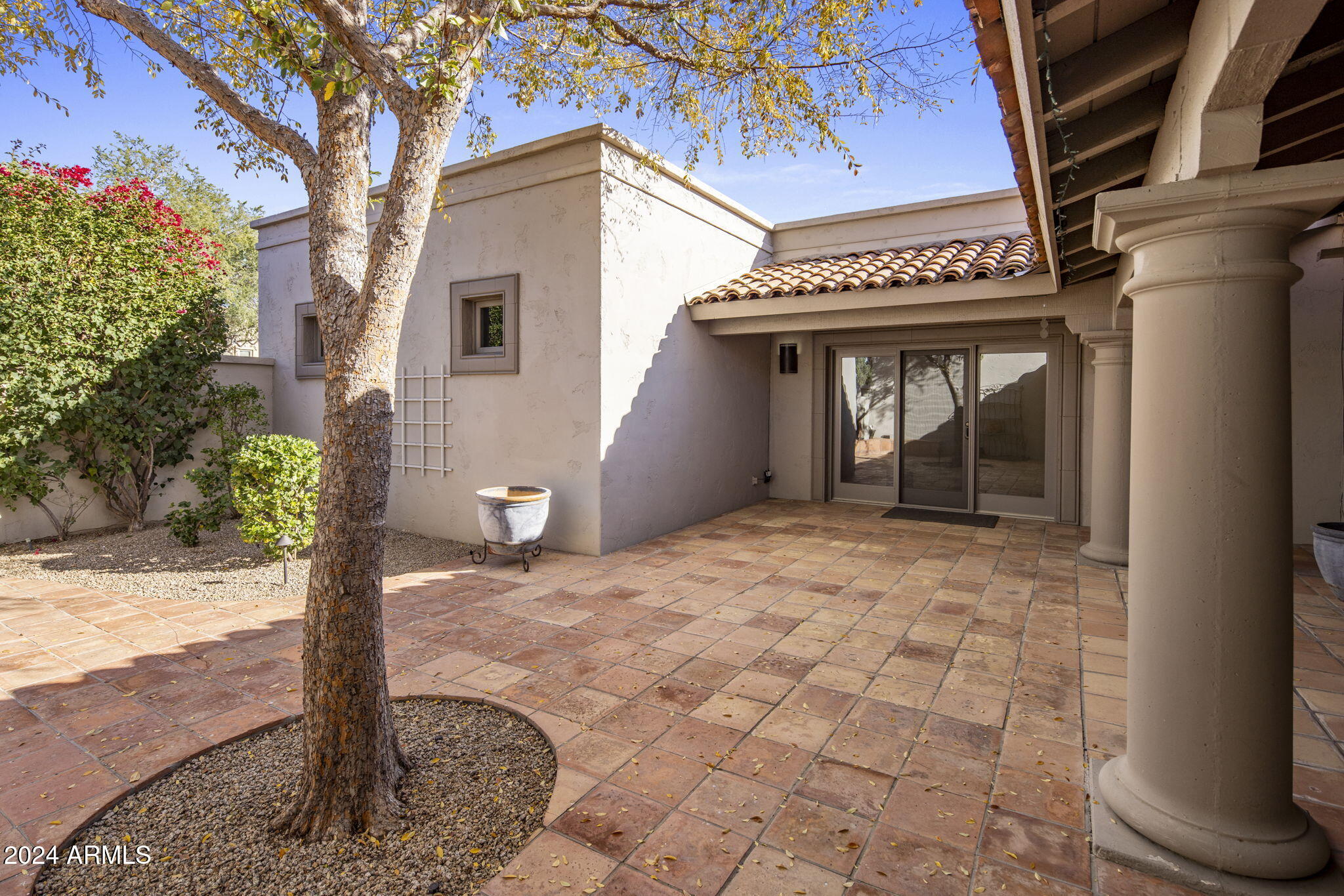 8401 E VISTA DEL LAGO