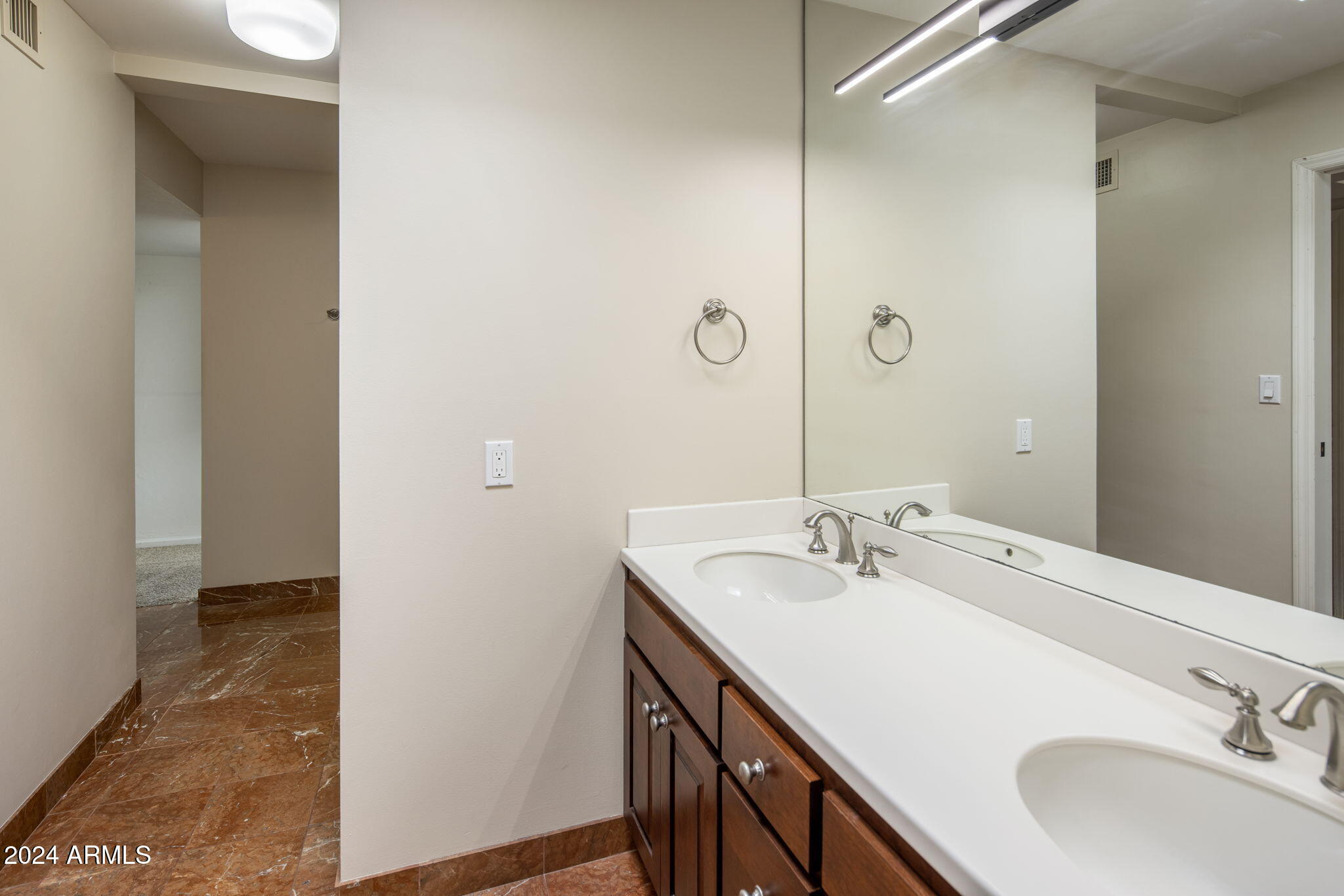 8401 E VISTA DEL LAGO