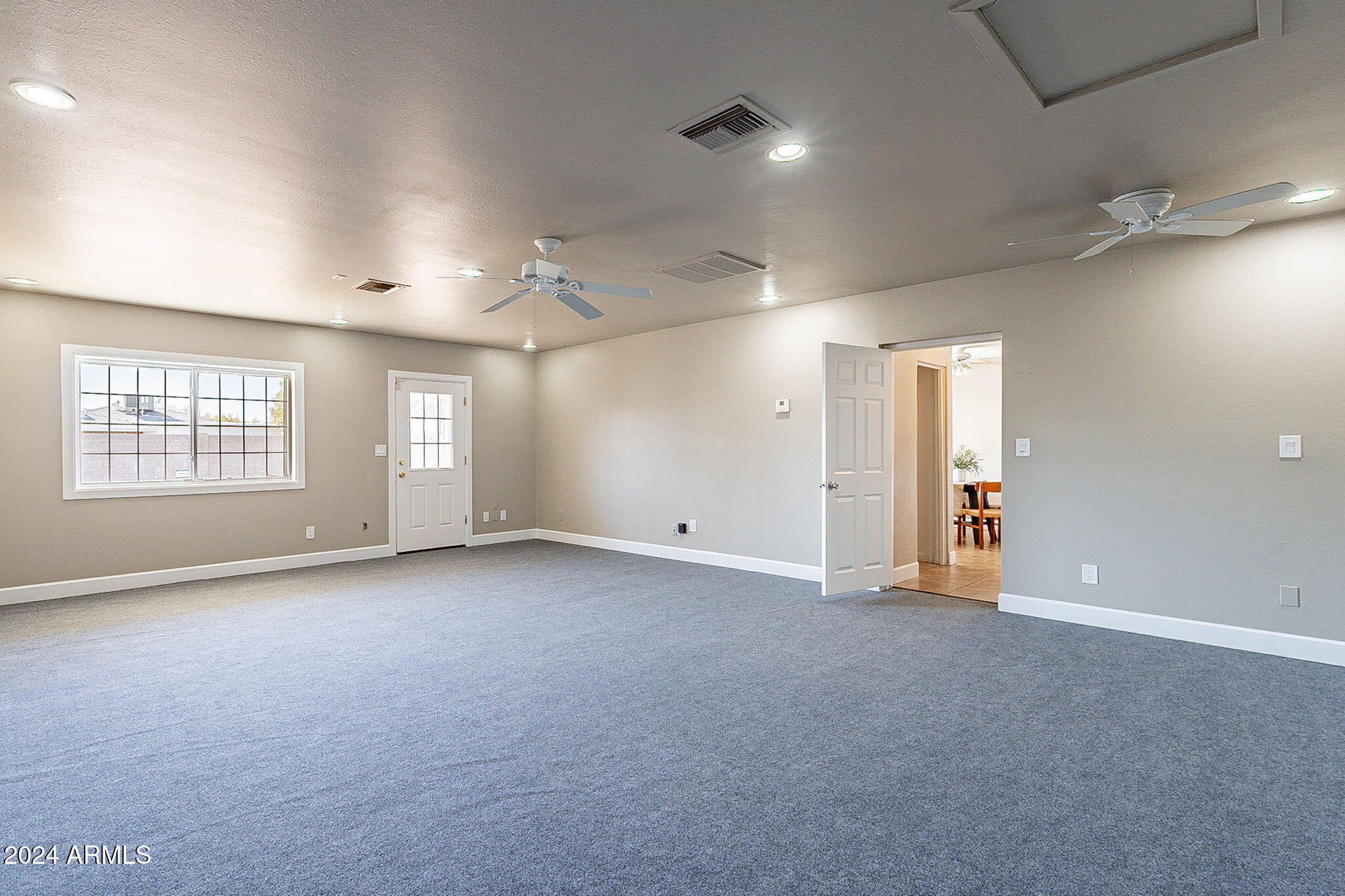 1611 W INDIANOLA Avenue