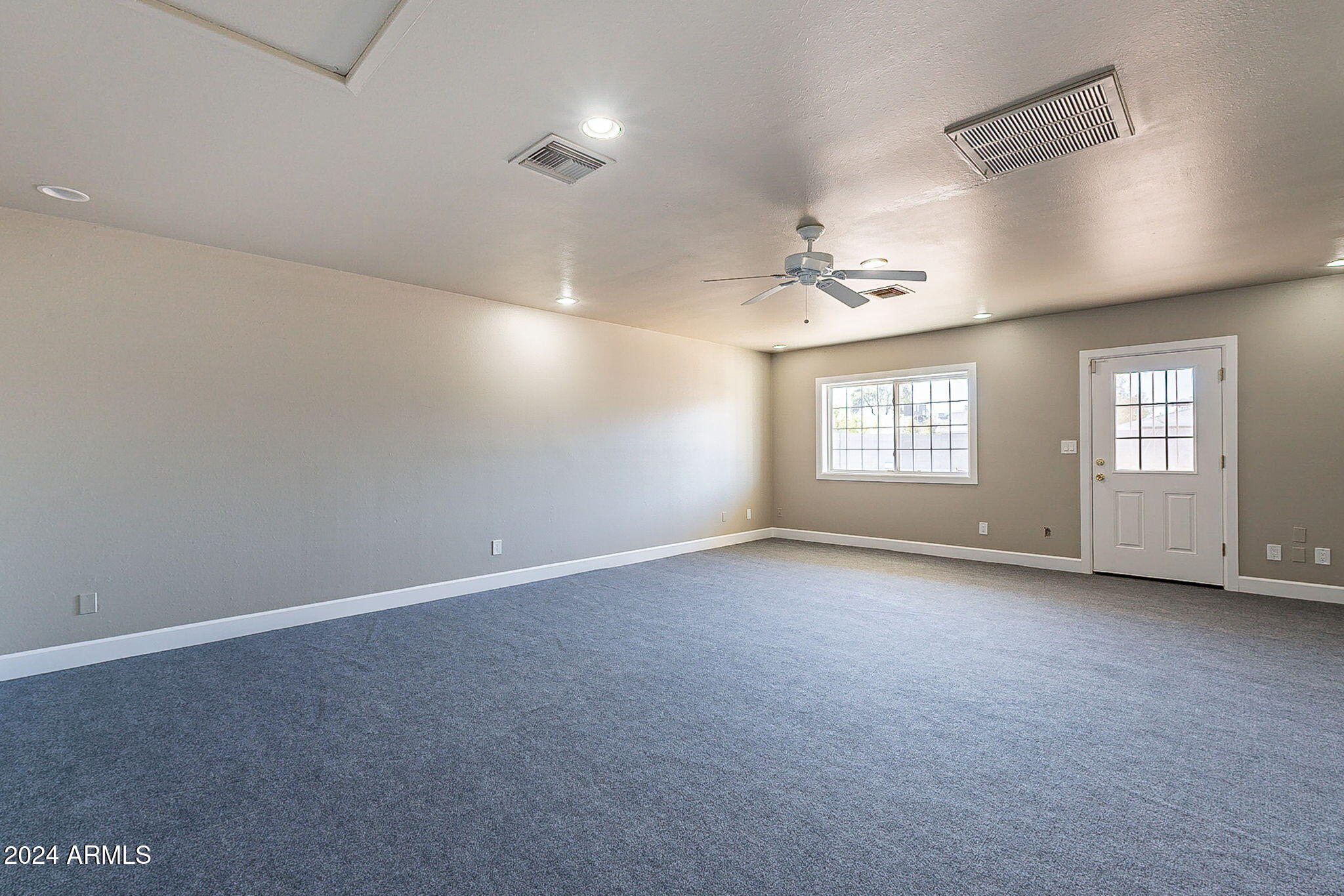 1611 W INDIANOLA Avenue