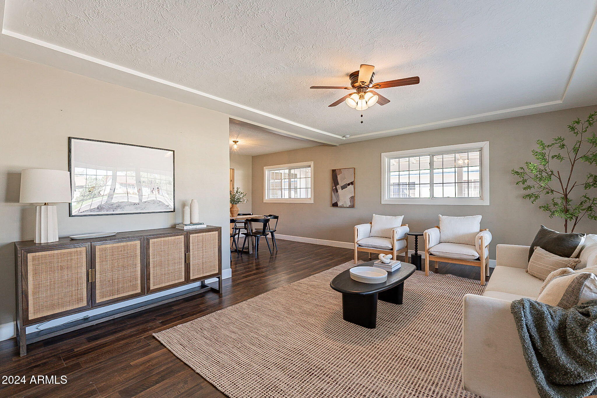 1611 W INDIANOLA Avenue