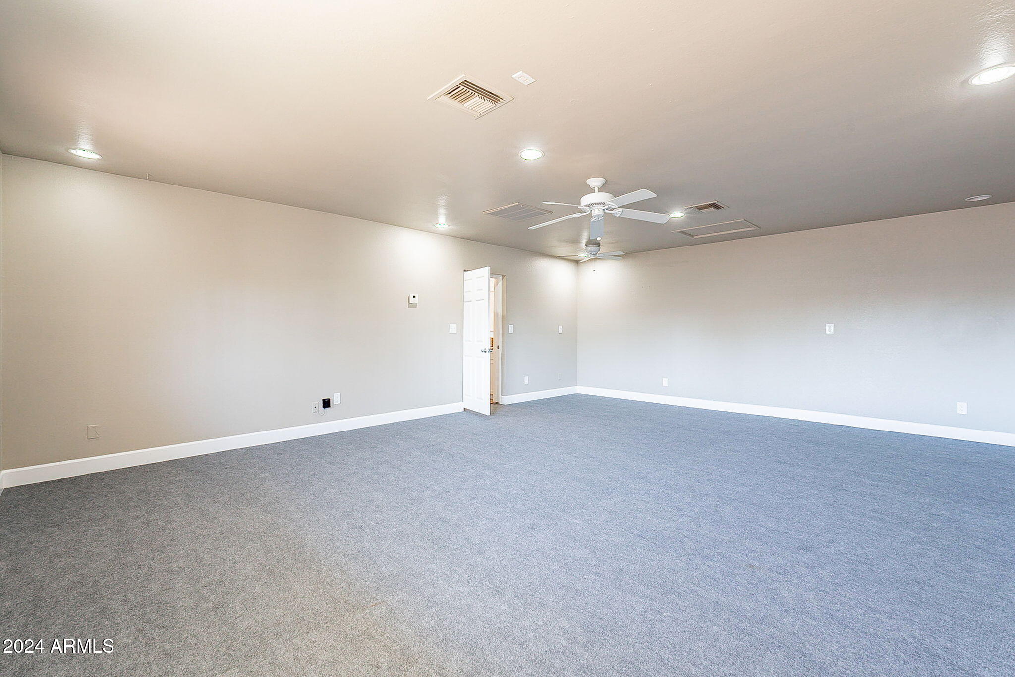 1611 W INDIANOLA Avenue