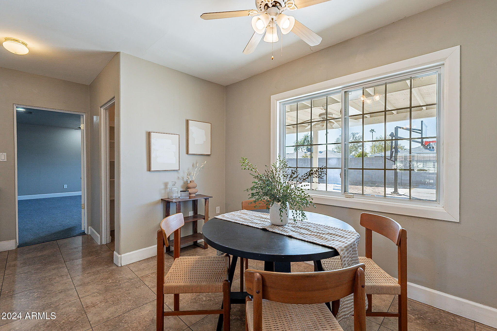 1611 W INDIANOLA Avenue