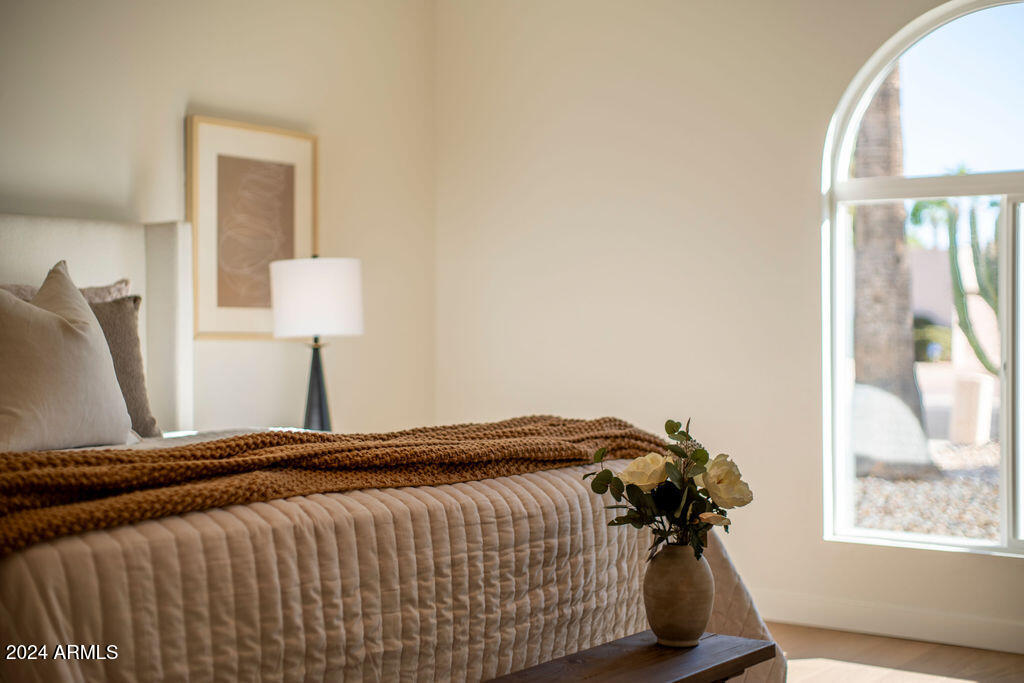 2 E CANTERBURY Court