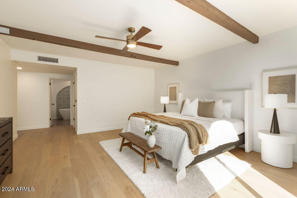 2 E CANTERBURY Court