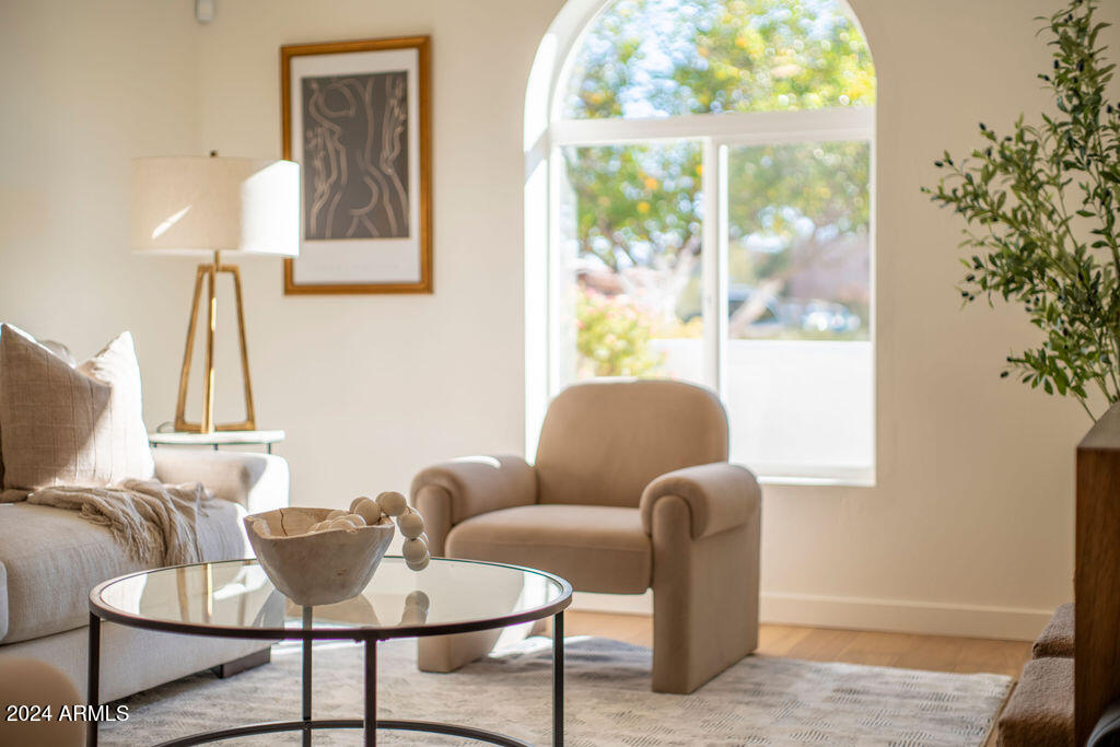 2 E CANTERBURY Court