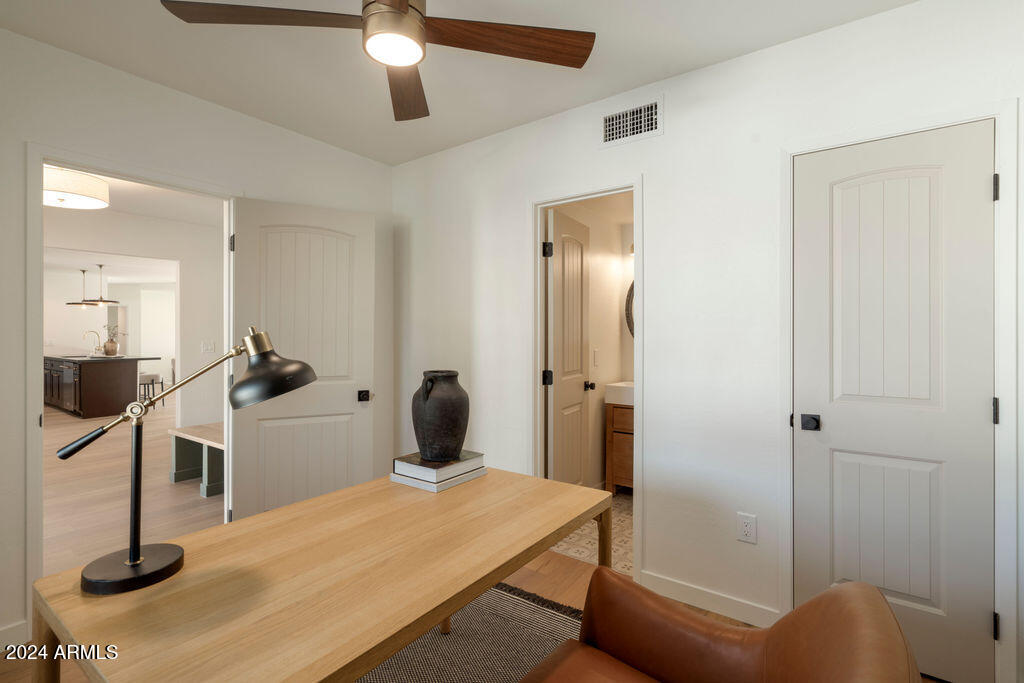 2 E CANTERBURY Court