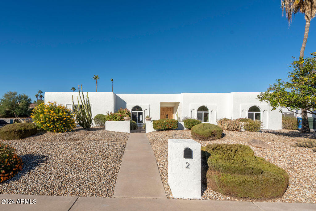 2 E CANTERBURY Court