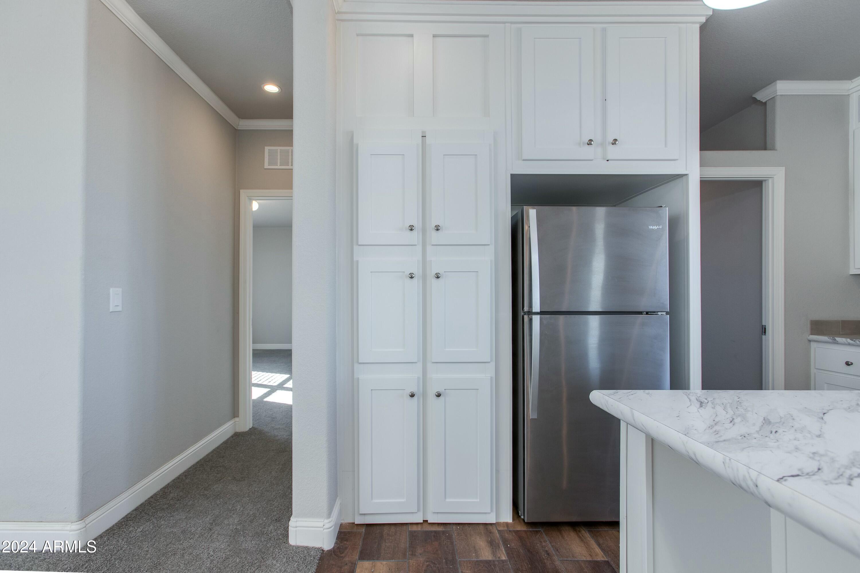 6876 W Locklin Avenue