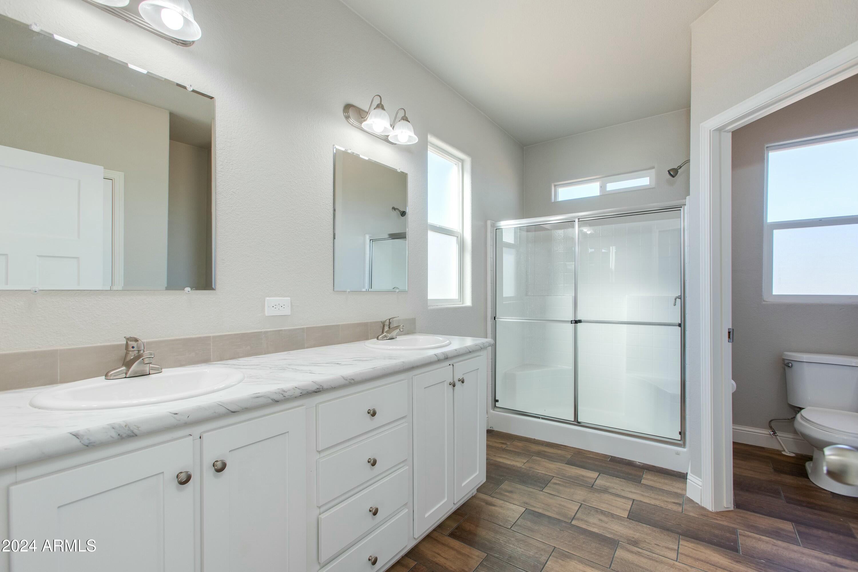 6876 W Locklin Avenue