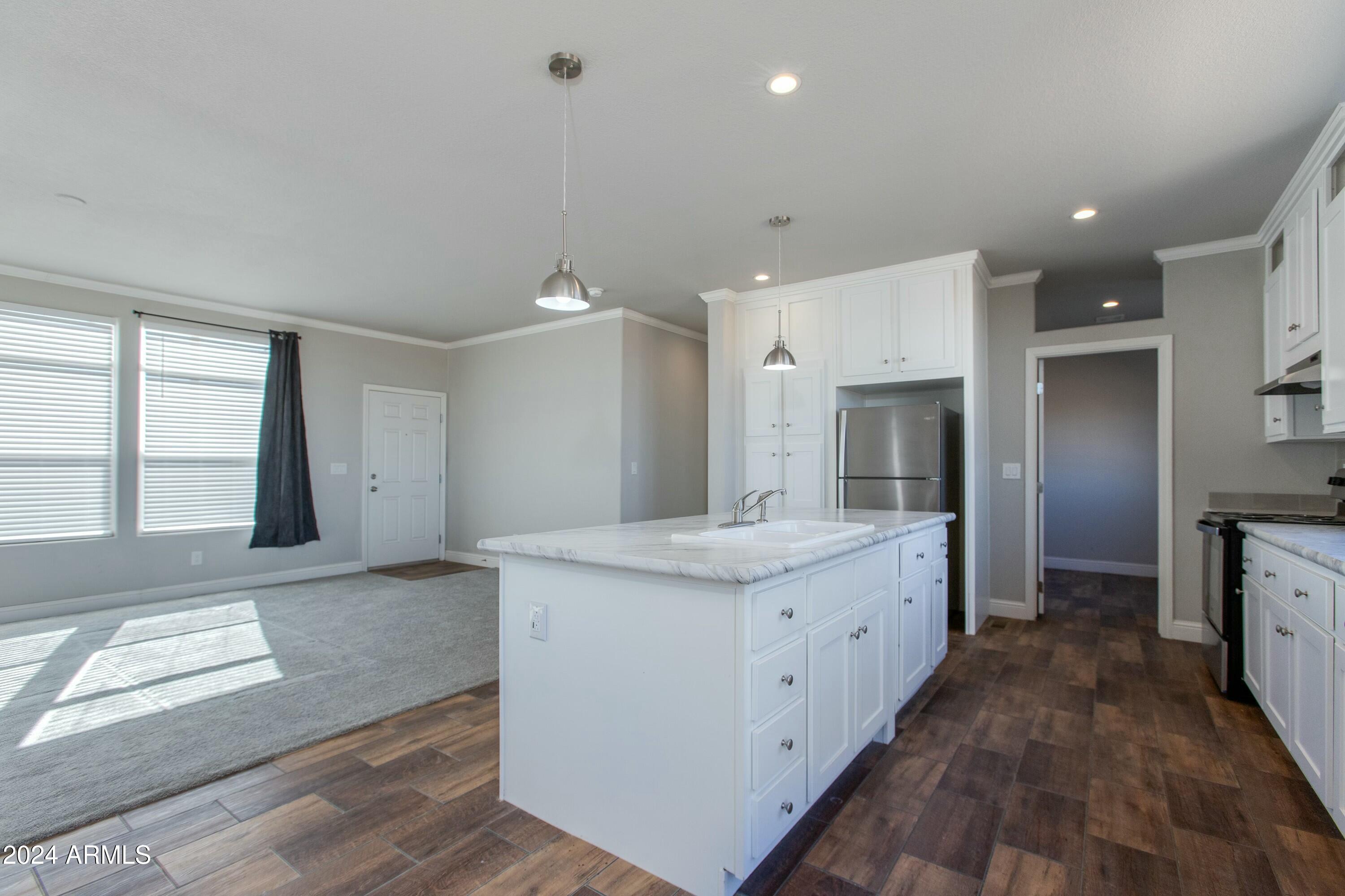 6876 W Locklin Avenue