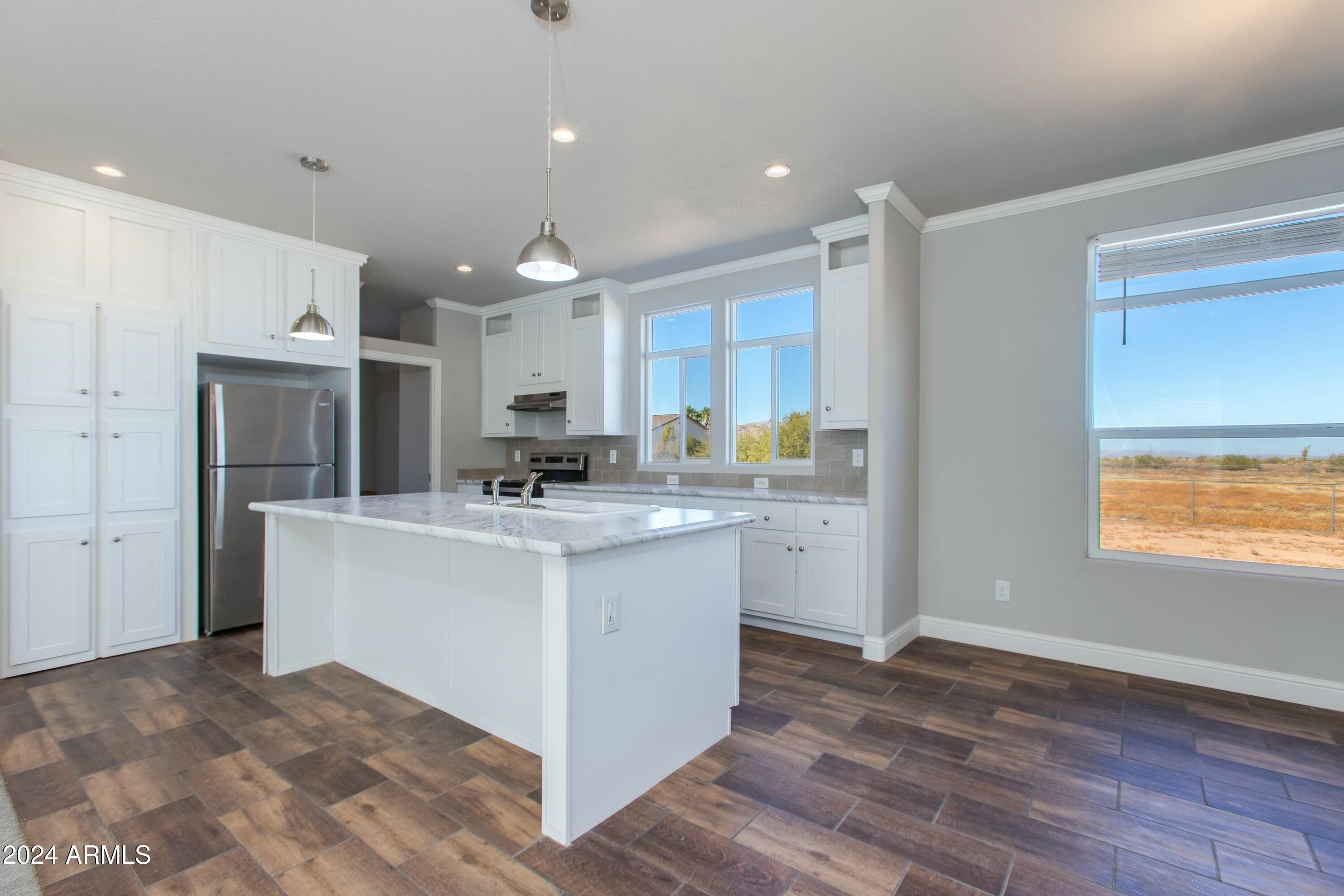 6876 W Locklin Avenue