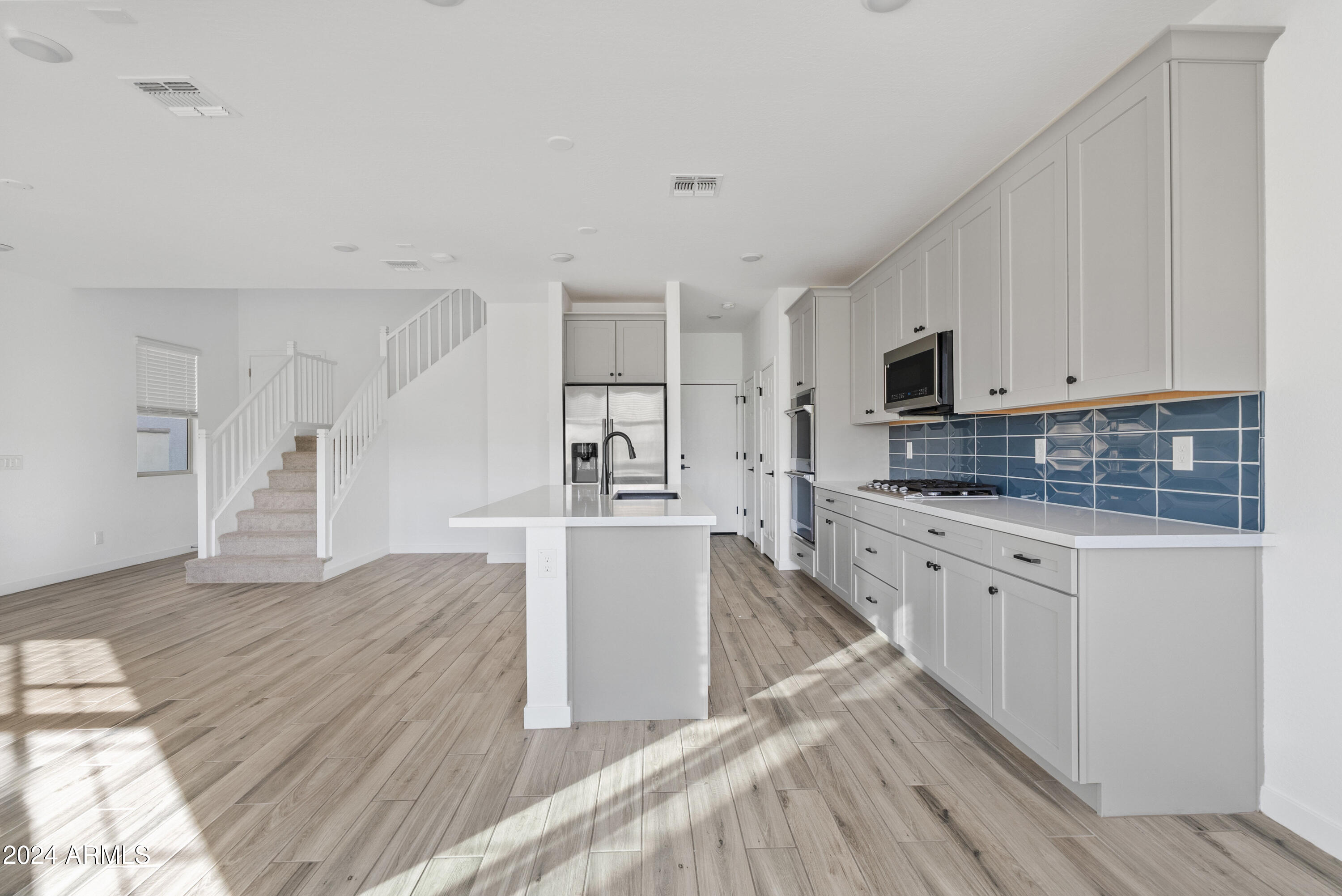 9415 E SUPERNOVA Drive