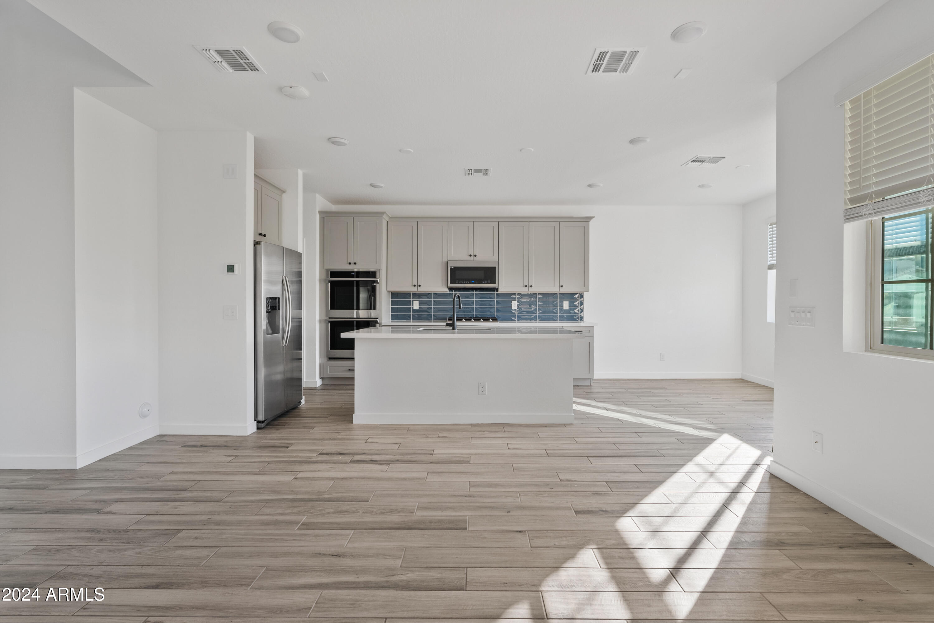 9415 E SUPERNOVA Drive