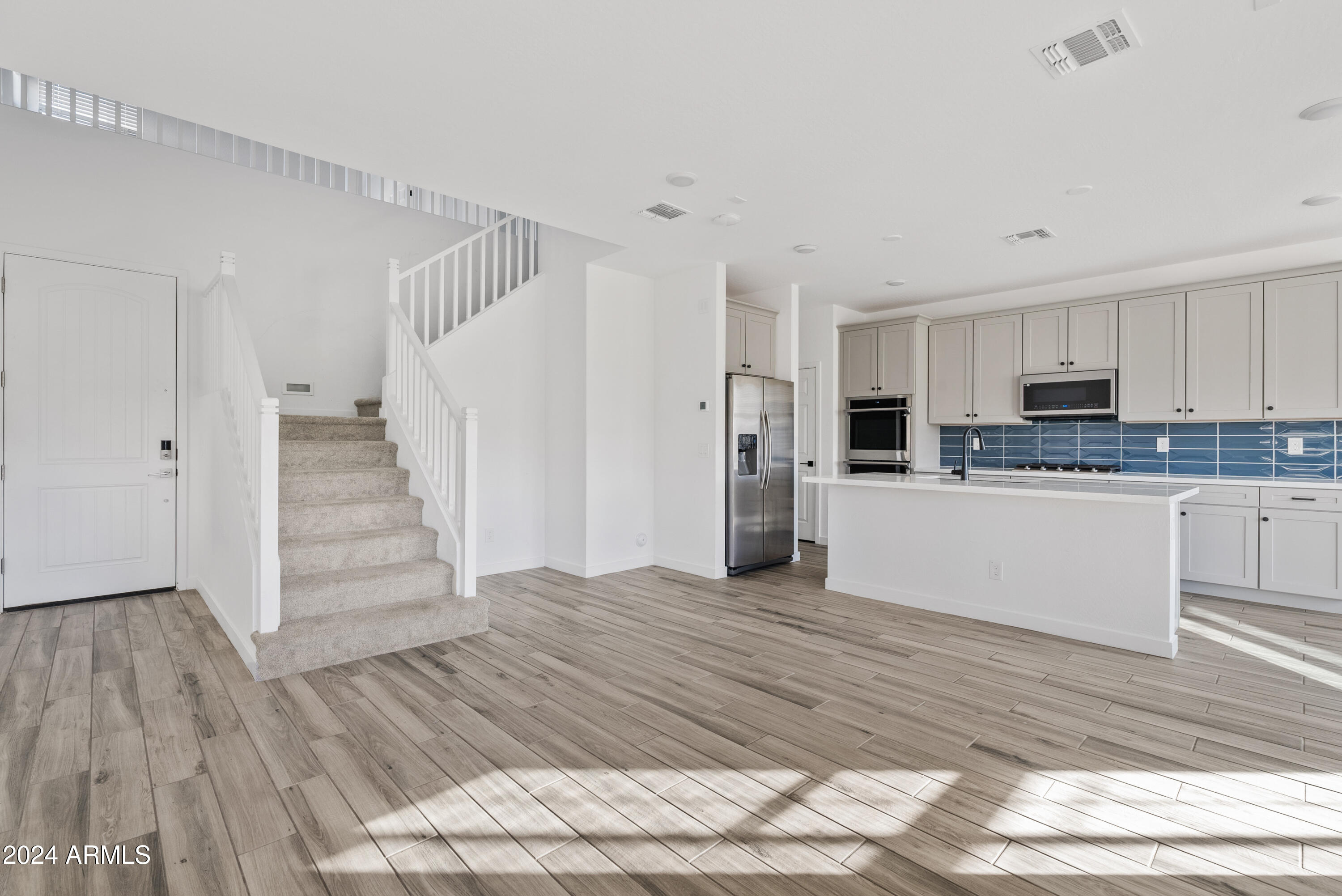 9415 E SUPERNOVA Drive