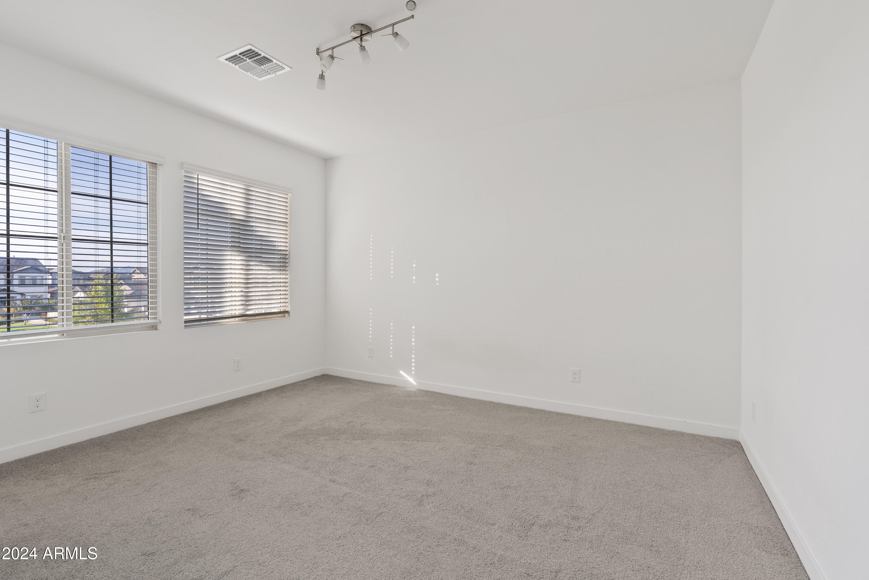 9415 E SUPERNOVA Drive