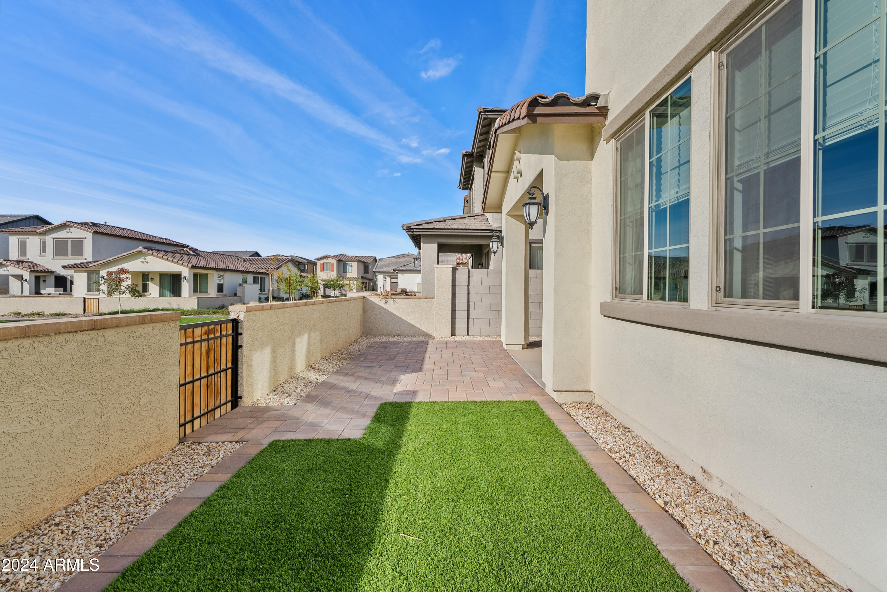 9415 E SUPERNOVA Drive