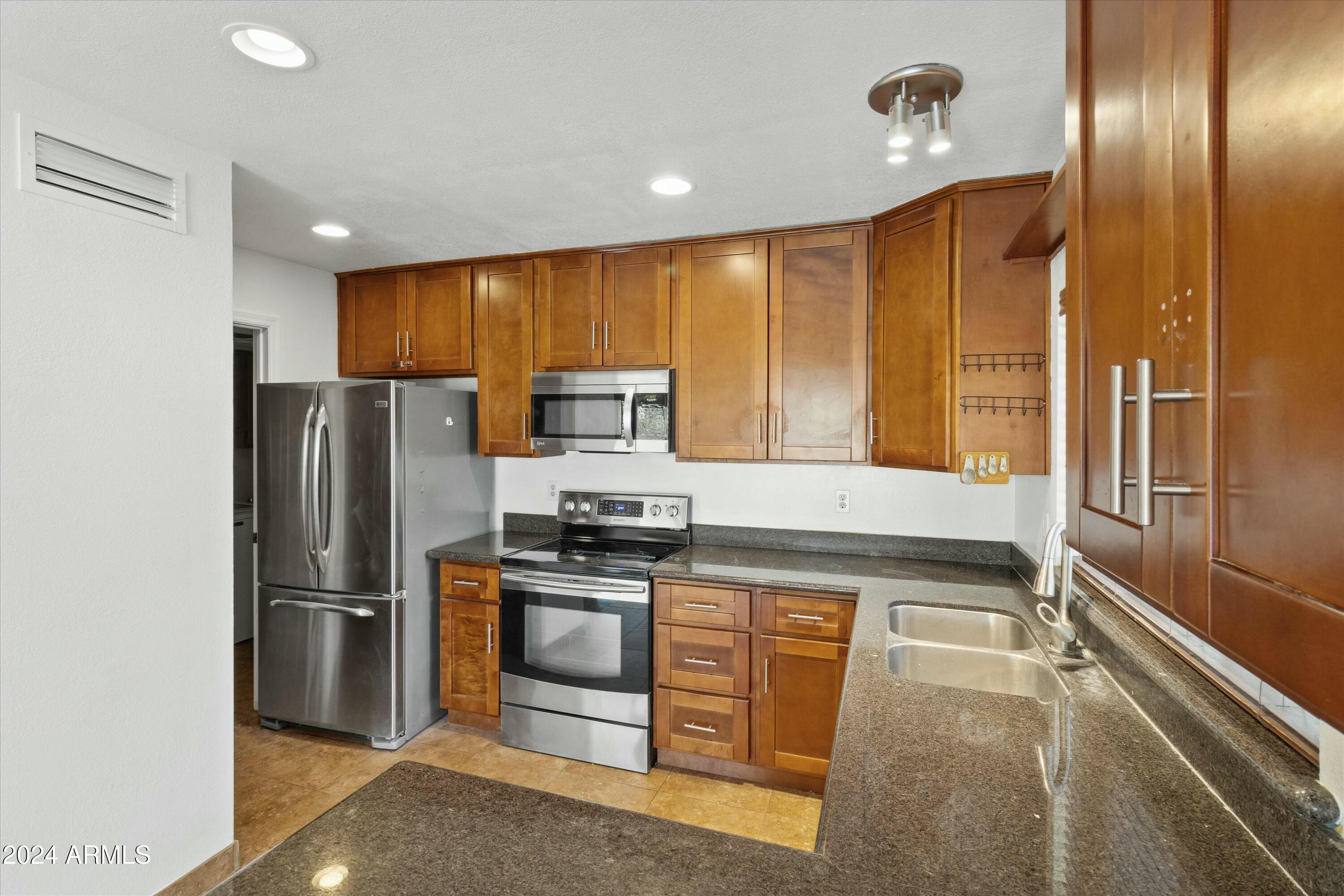 7420 E VIA ESTRELLA Avenue