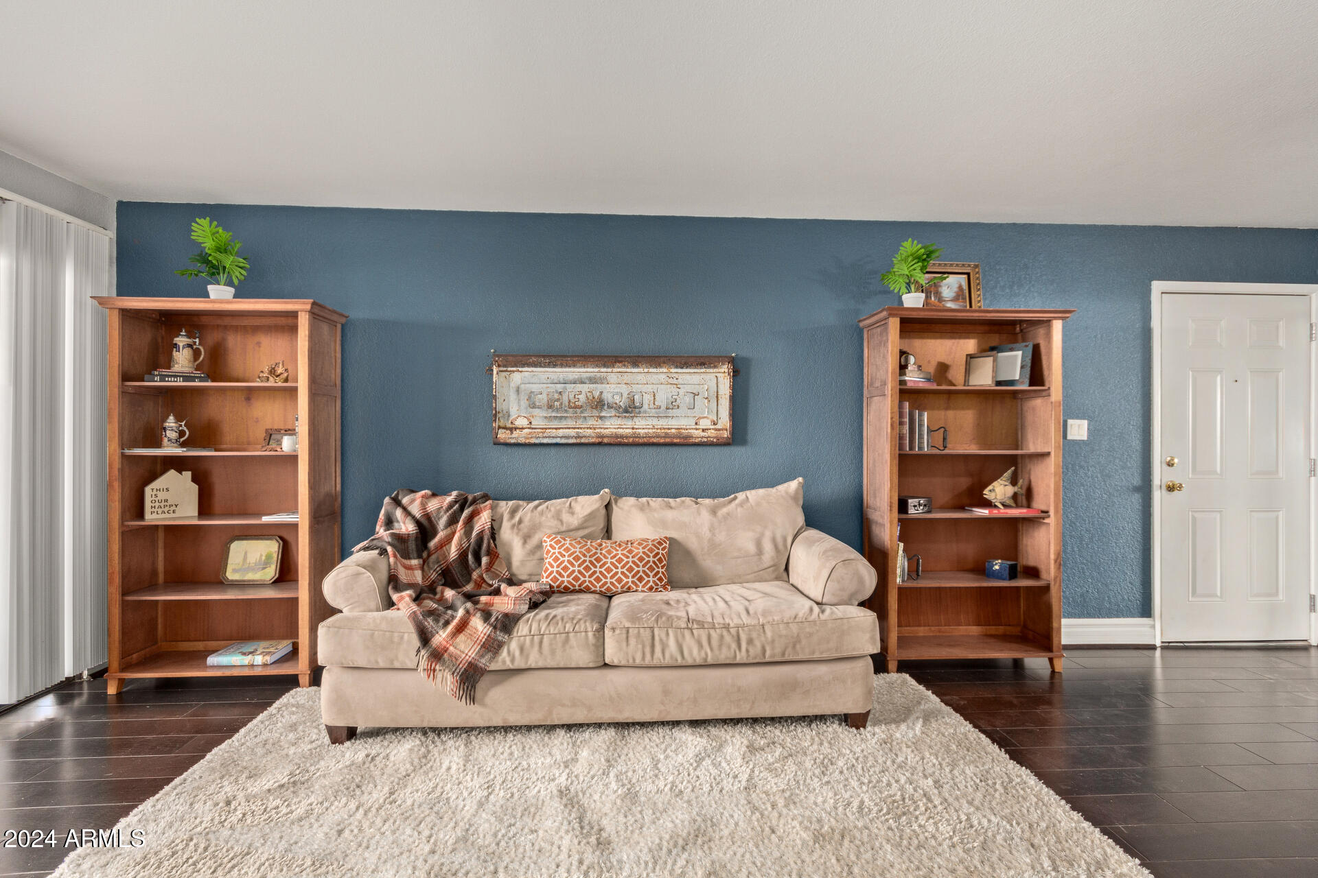 3825 E CAMELBACK Road, 109