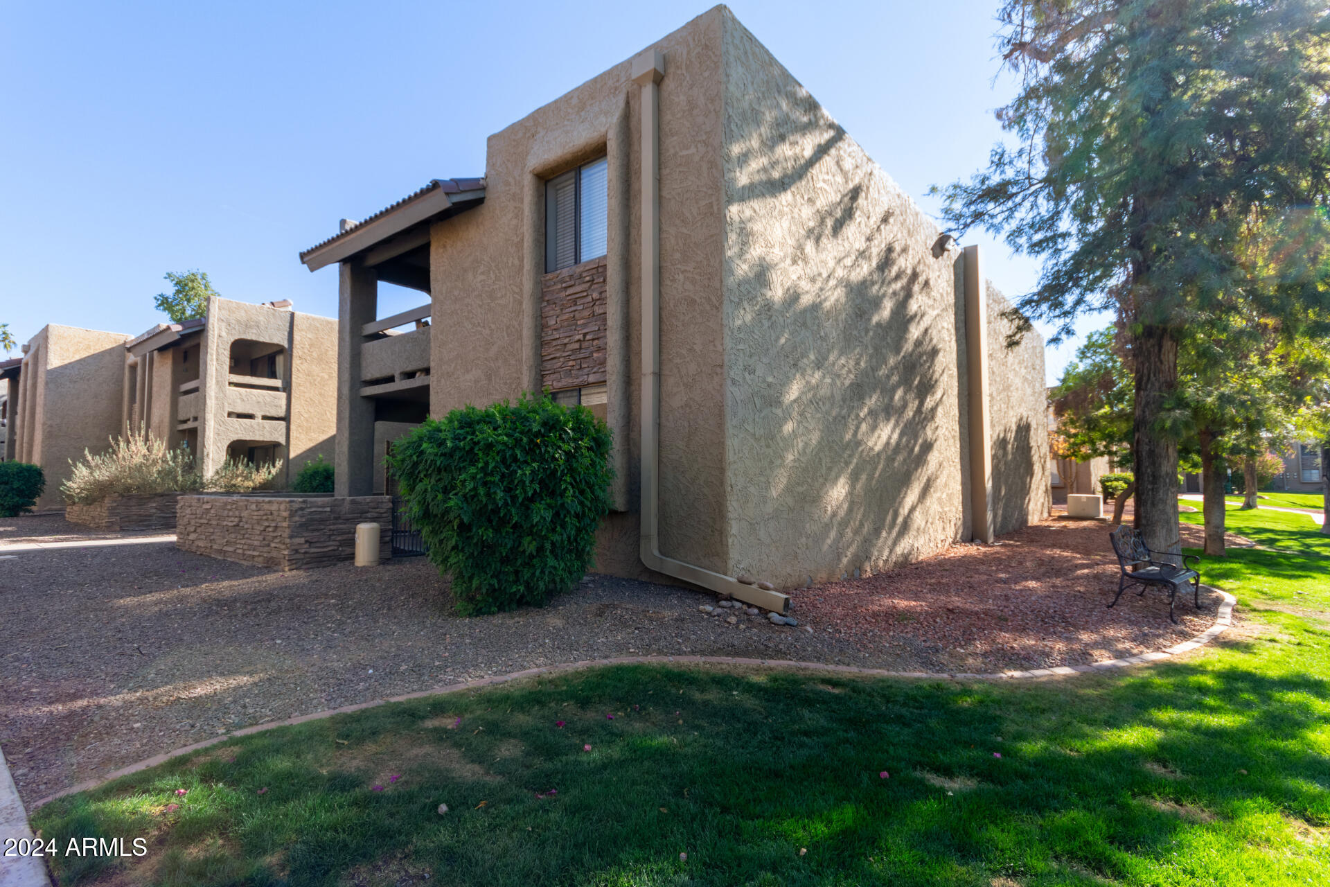 3825 E CAMELBACK Road, 109