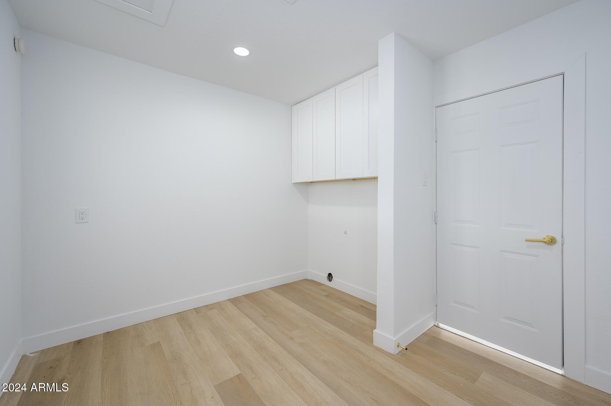 7026 E VERNON Avenue