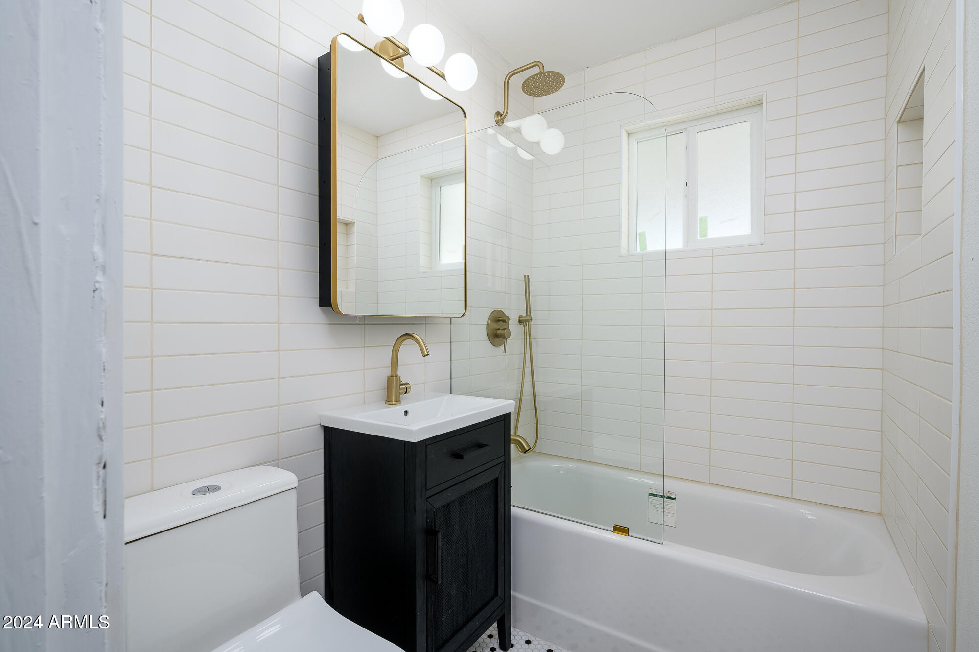 7026 E VERNON Avenue