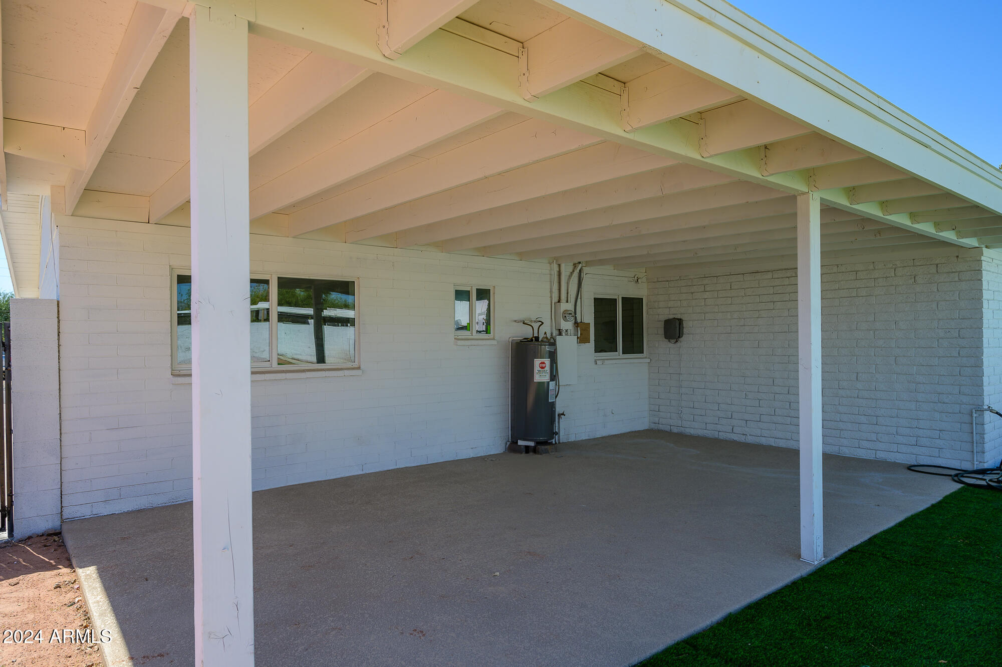 7026 E VERNON Avenue