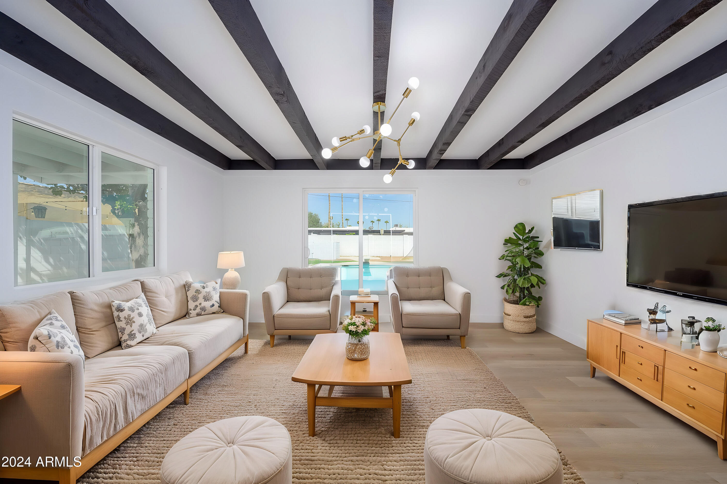 7026 E VERNON Avenue