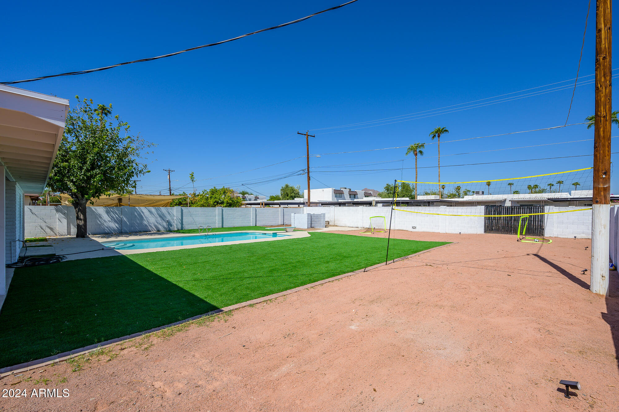 7026 E VERNON Avenue